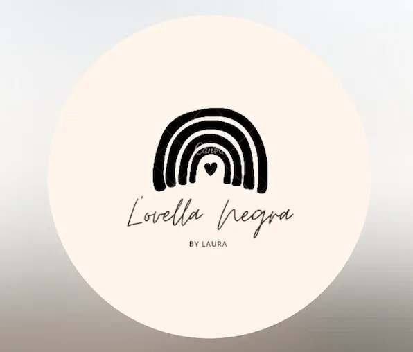 Lovella negra by Laura