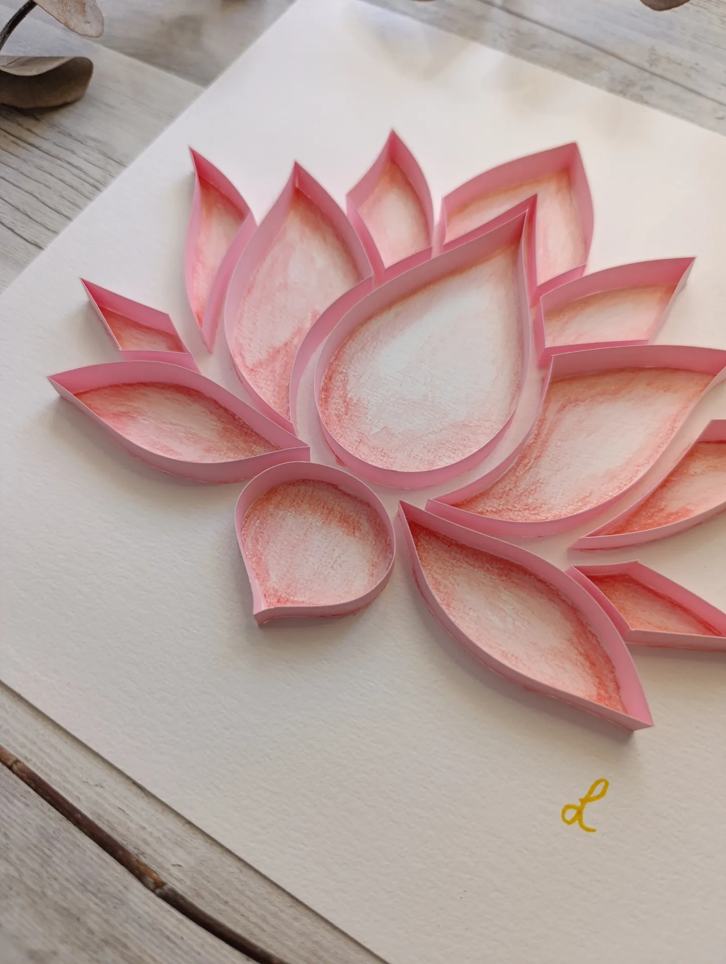 Cuadro Flor de Loto Artesanal en Filigrana de Papel (Quilling) - Símbolo de Pureza