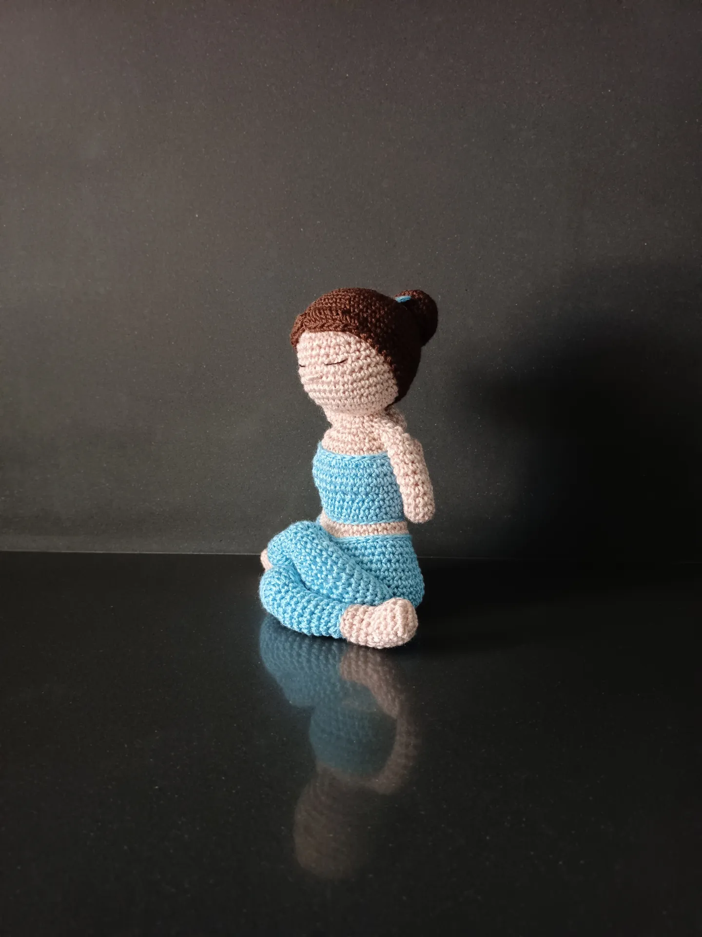 Muñeca haciendo yoga - Imagen 3