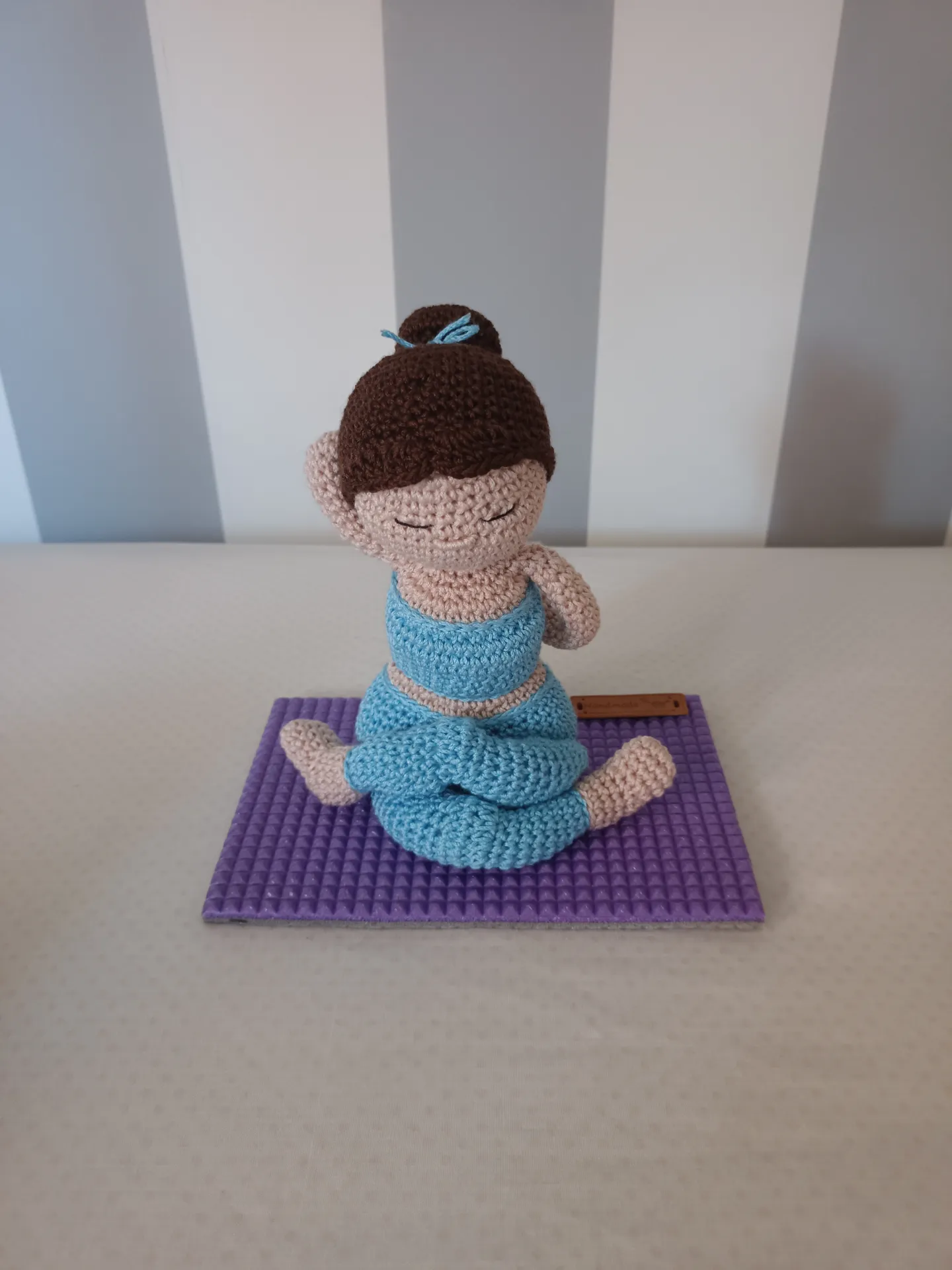 Muñeca haciendo yoga - Imagen 5