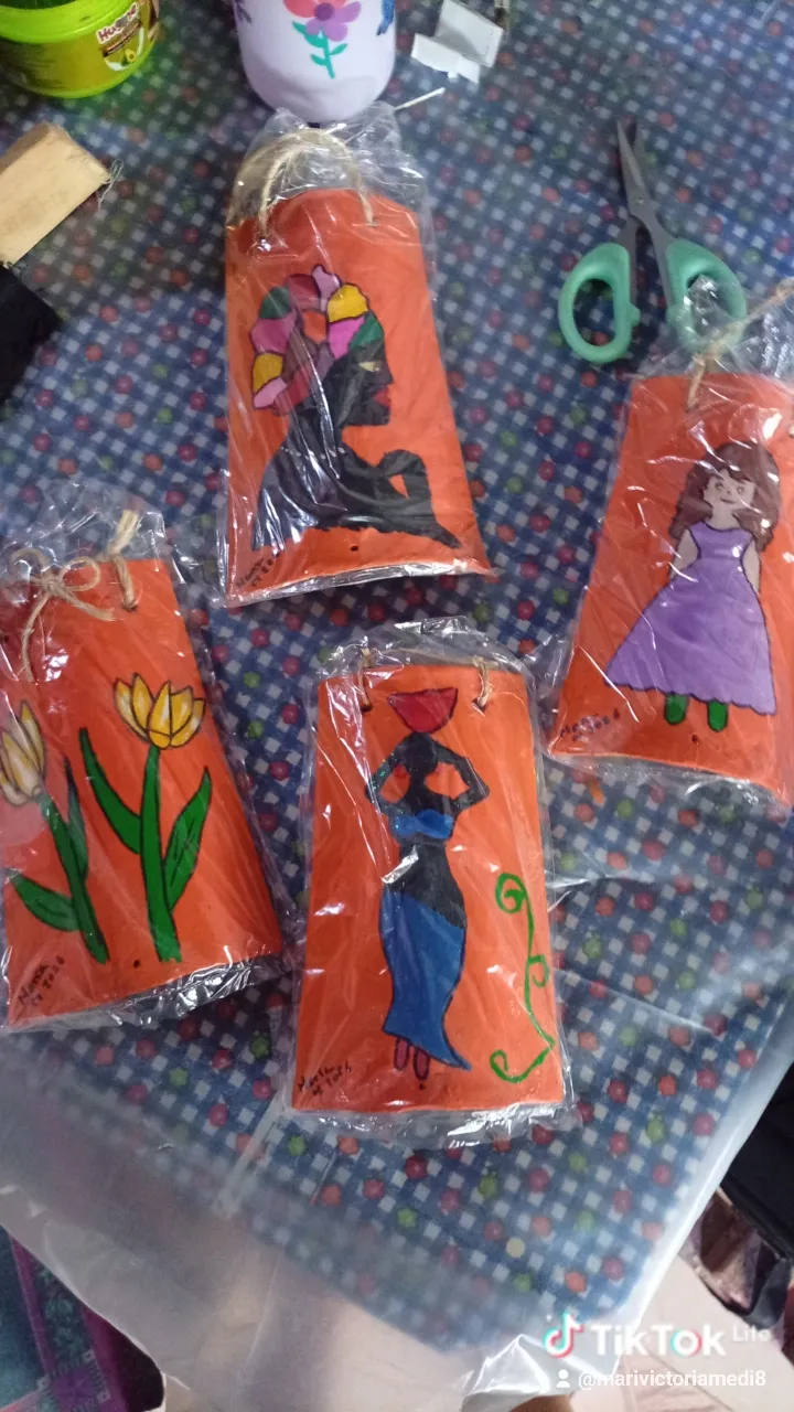 Muñecas  - Imagen 4