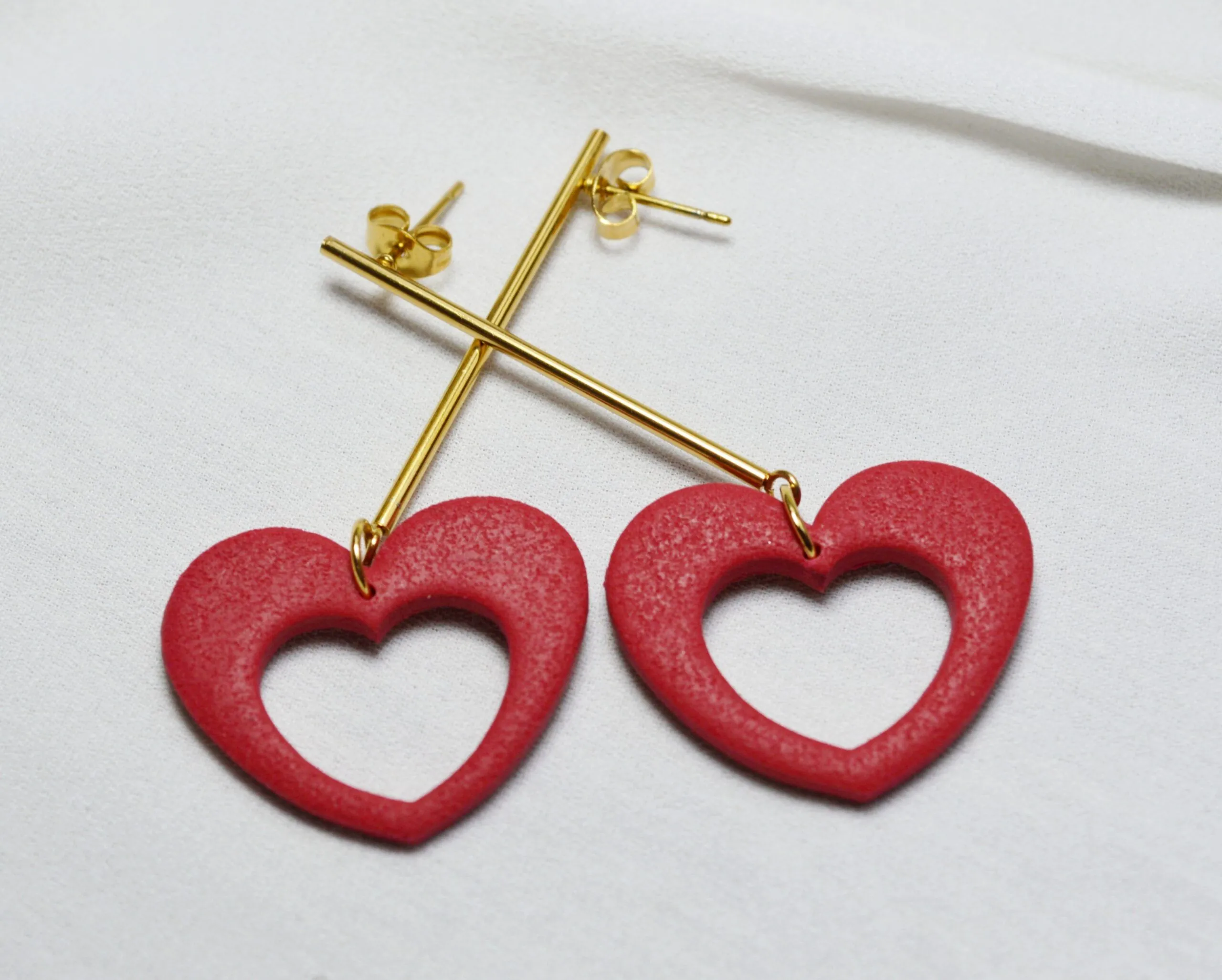 Pendientes de arcilla polimérica modelo Amor Eterno