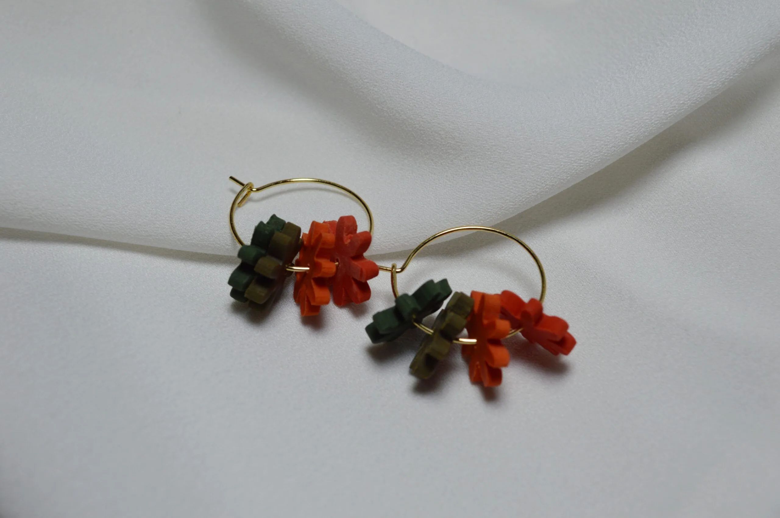 Pendientes de arcilla polimérica modelo Flor de Otoño