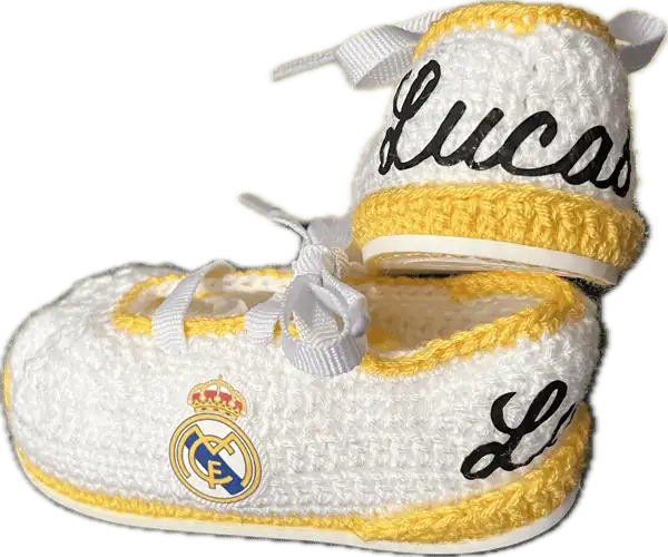 Patucos de Fútbol para bebé del equipo de los Blancos de Madrid (detalles en amarillo) personalizado