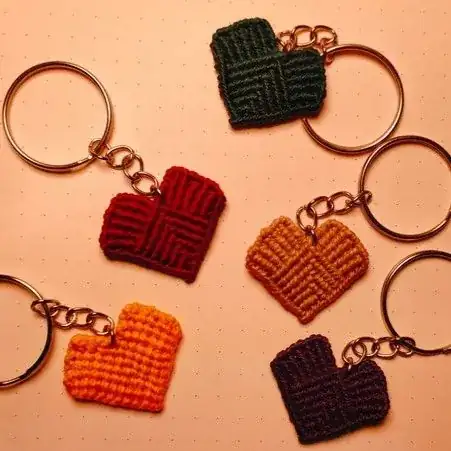 Llavero corazón macramé - Imagen 2