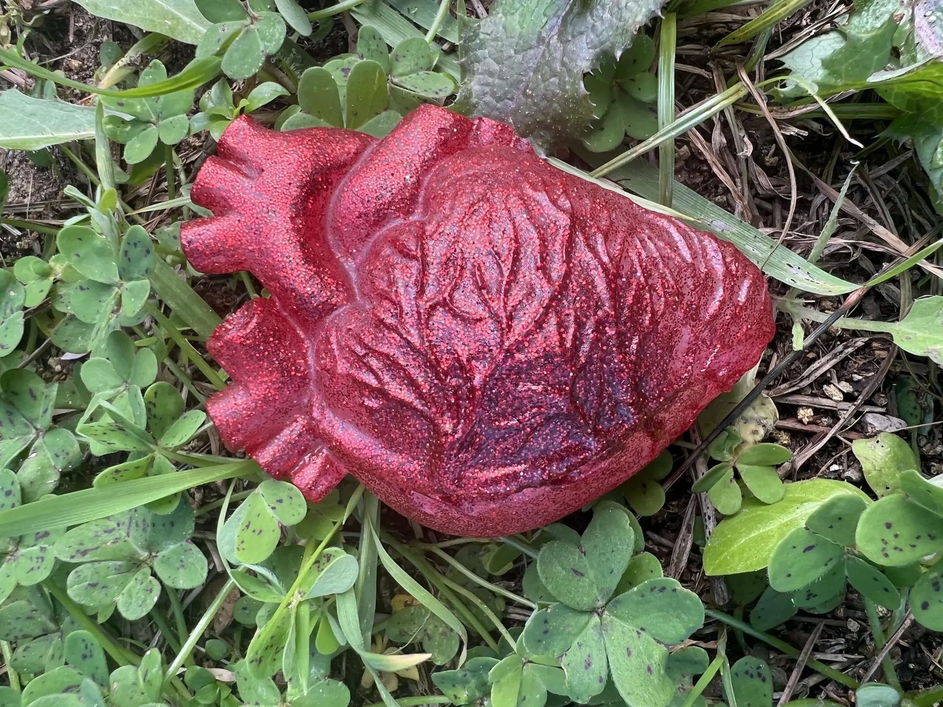 Corazón rojo metalizado