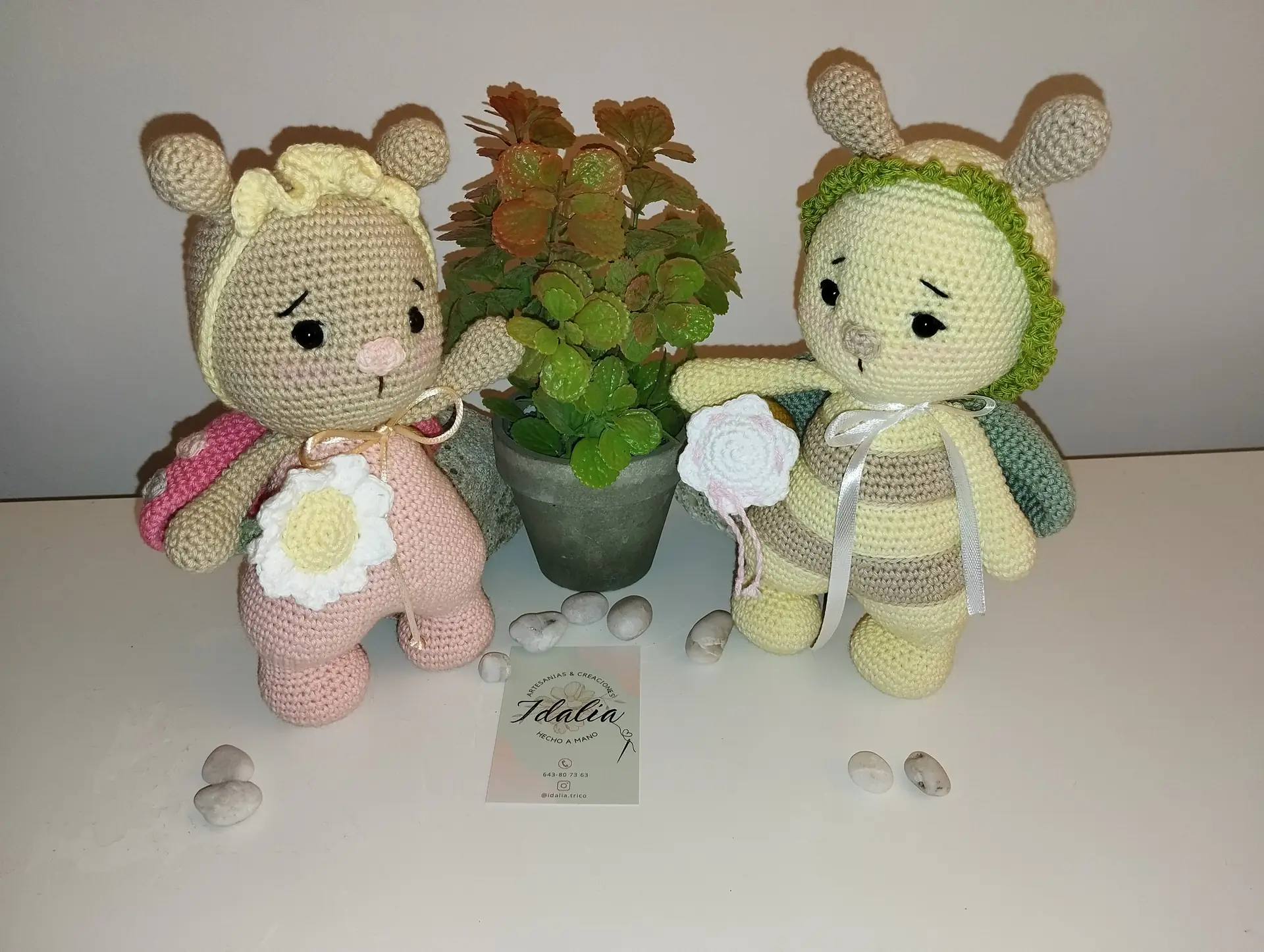 Amigurumi Cleo la mariquita y Bumble la abejita