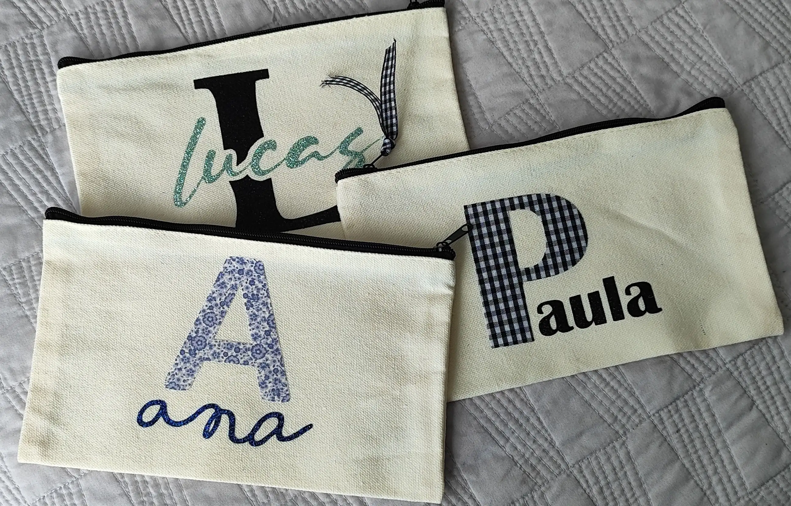 Estuche personalizado con inicial