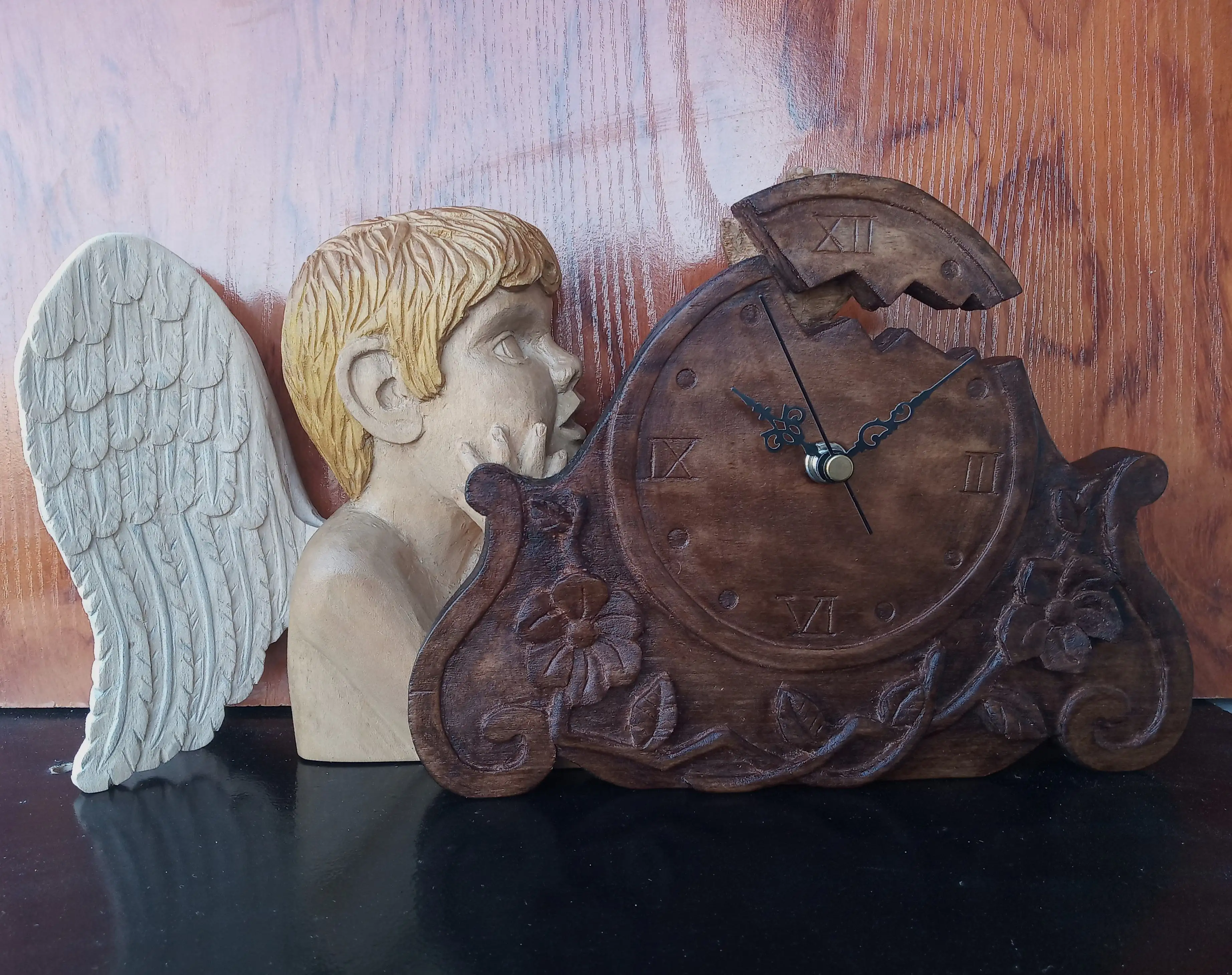Ángel con reloj