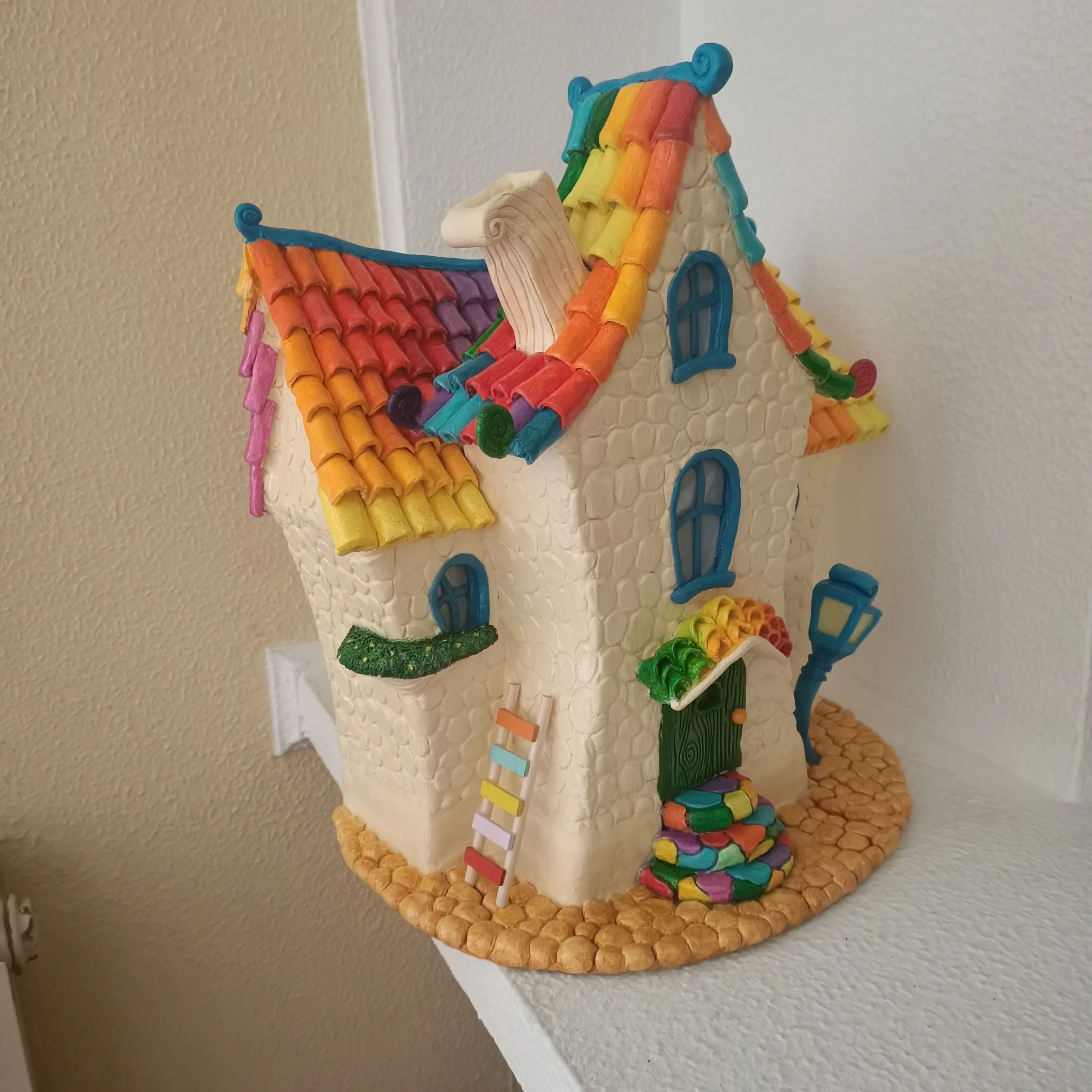 Casa de hadas colorida - Imagen 3