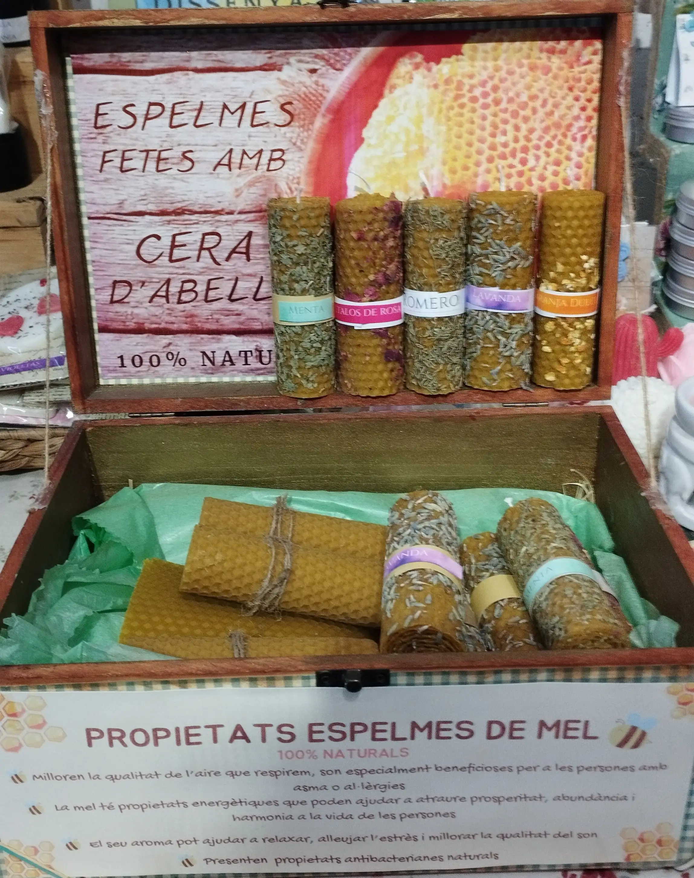 Vela cera abeja con flores silvestres - Imagen 2