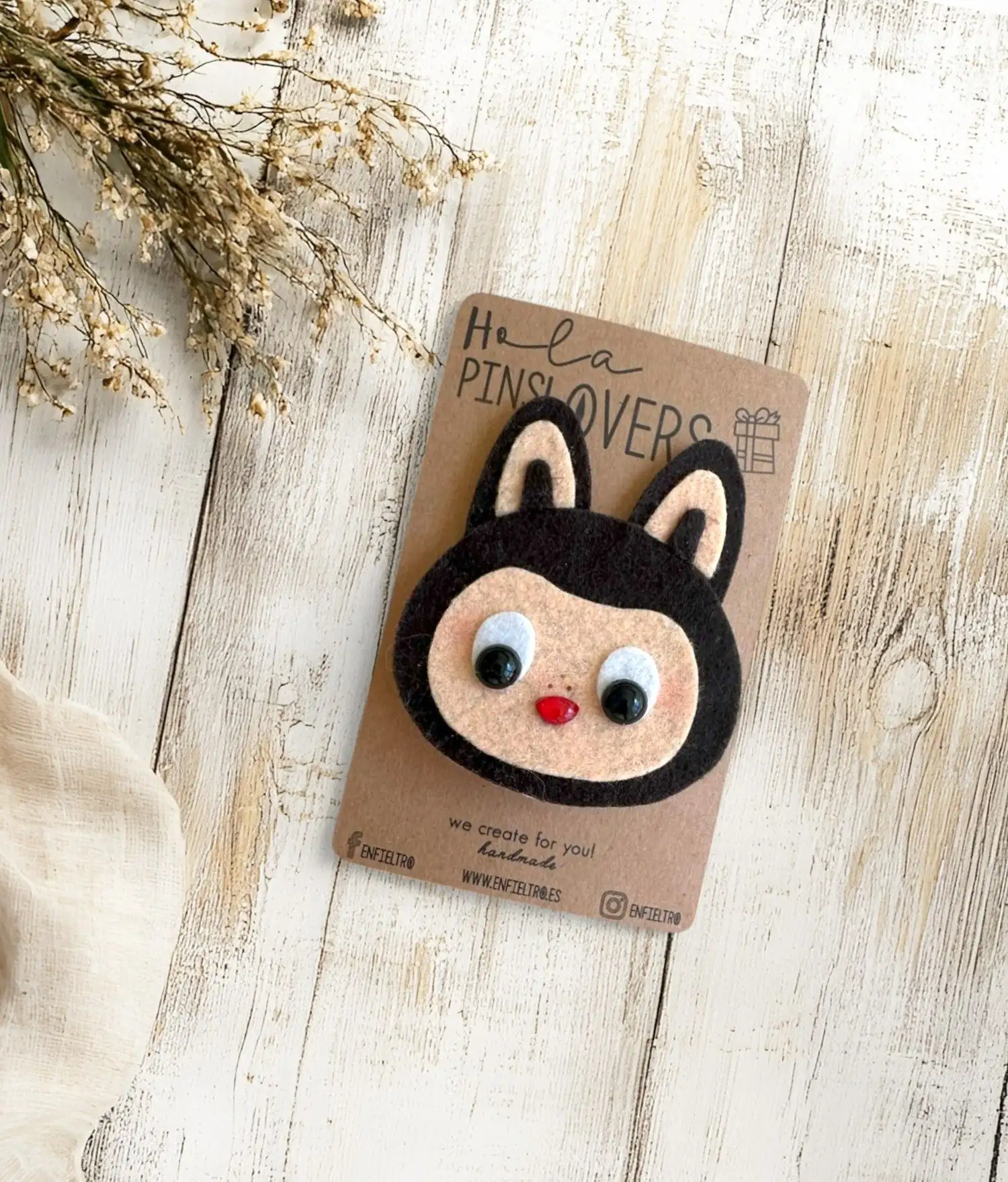 Box Labubu pin en fieltro - Imagen 3