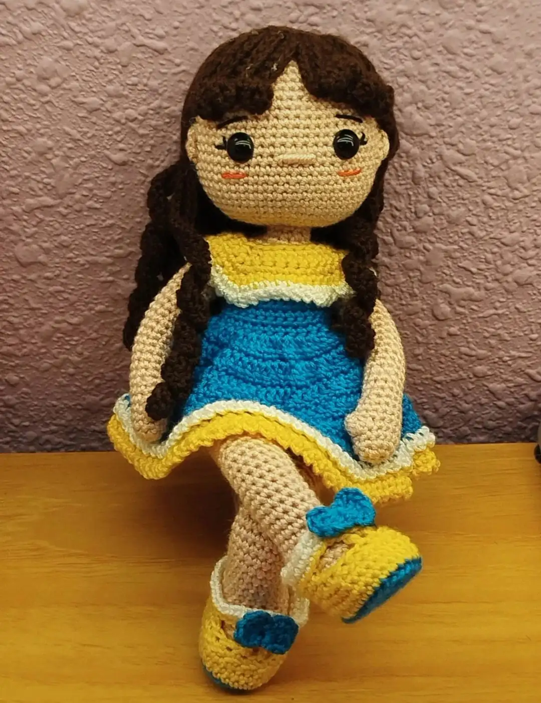 Muñeca Amigurumi con vestido - Imagen 2
