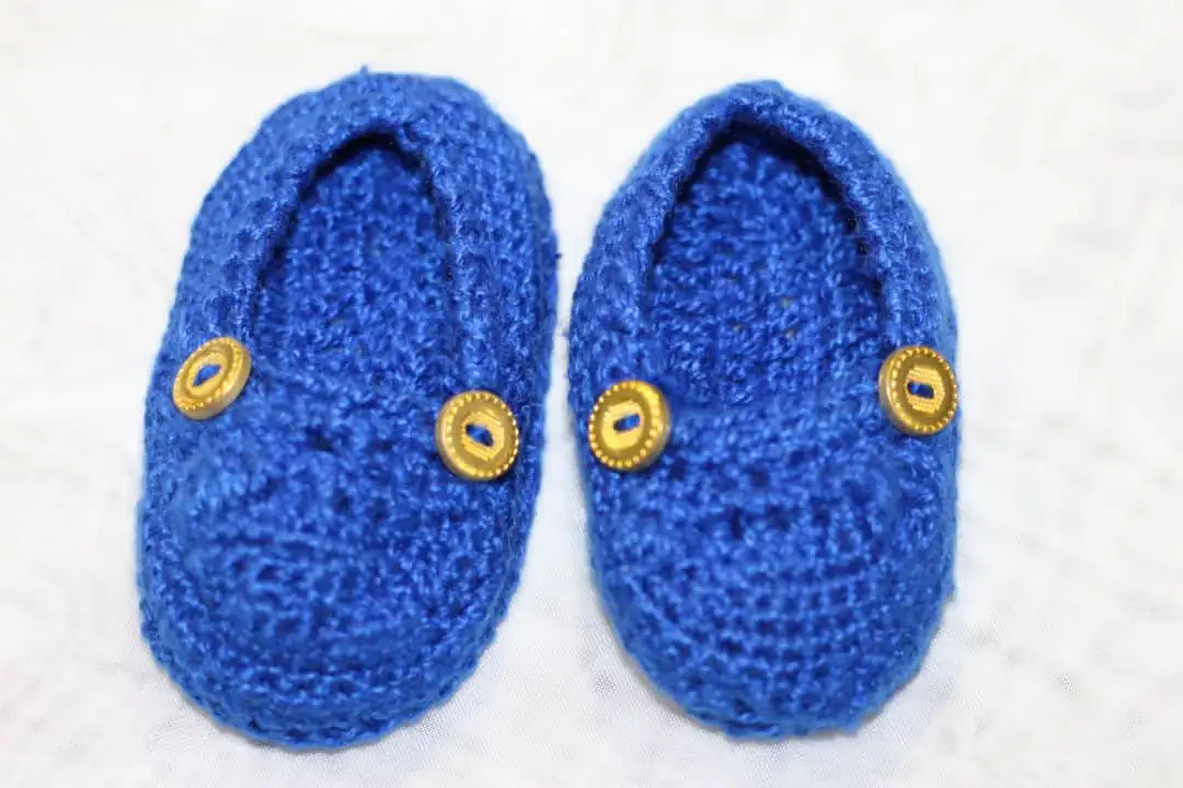 Zapatos de bebé hechos a crochet. - Imagen 2