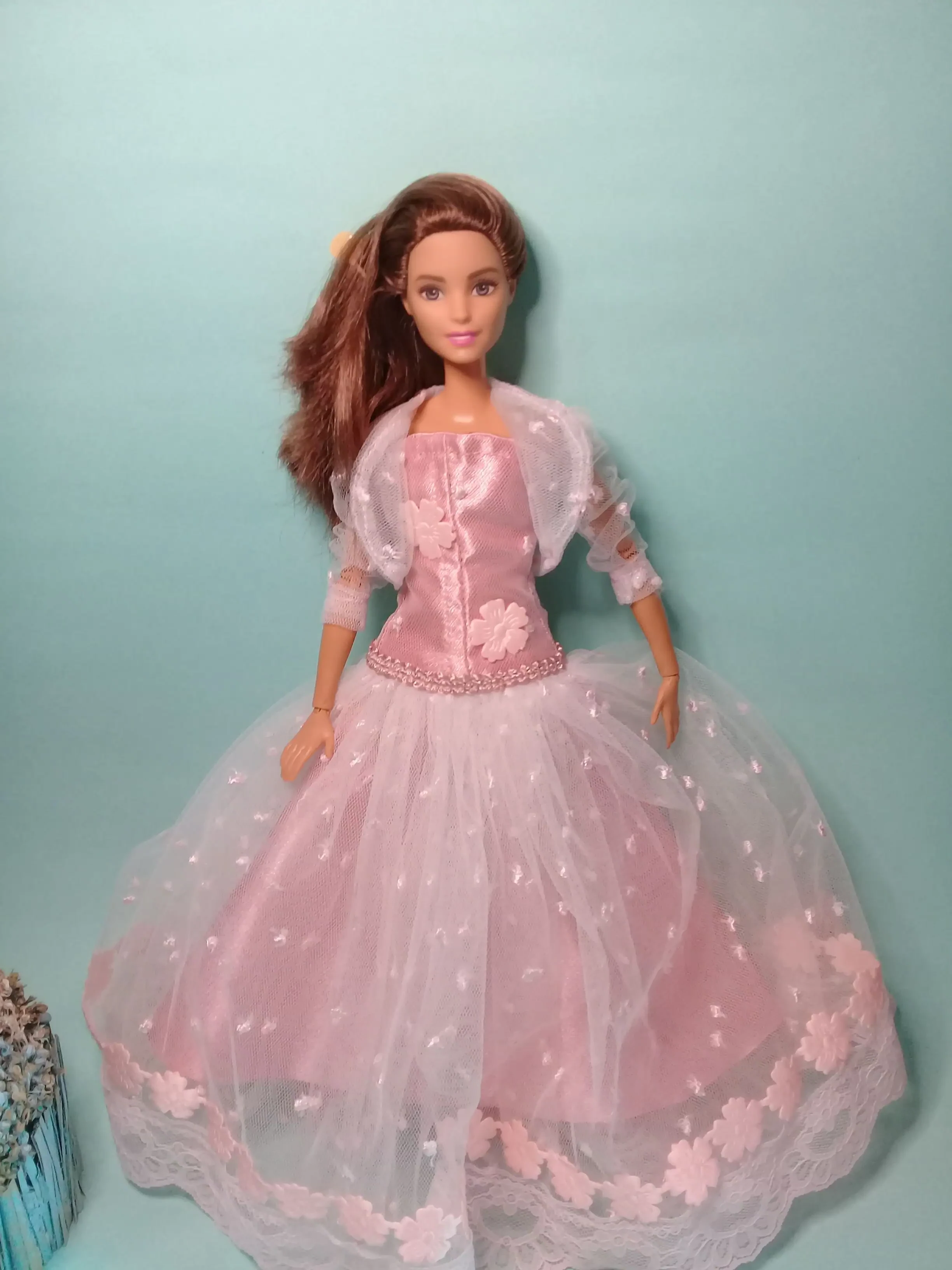 Vestido de princesa en plumeti para muñecas - Imagen 2
