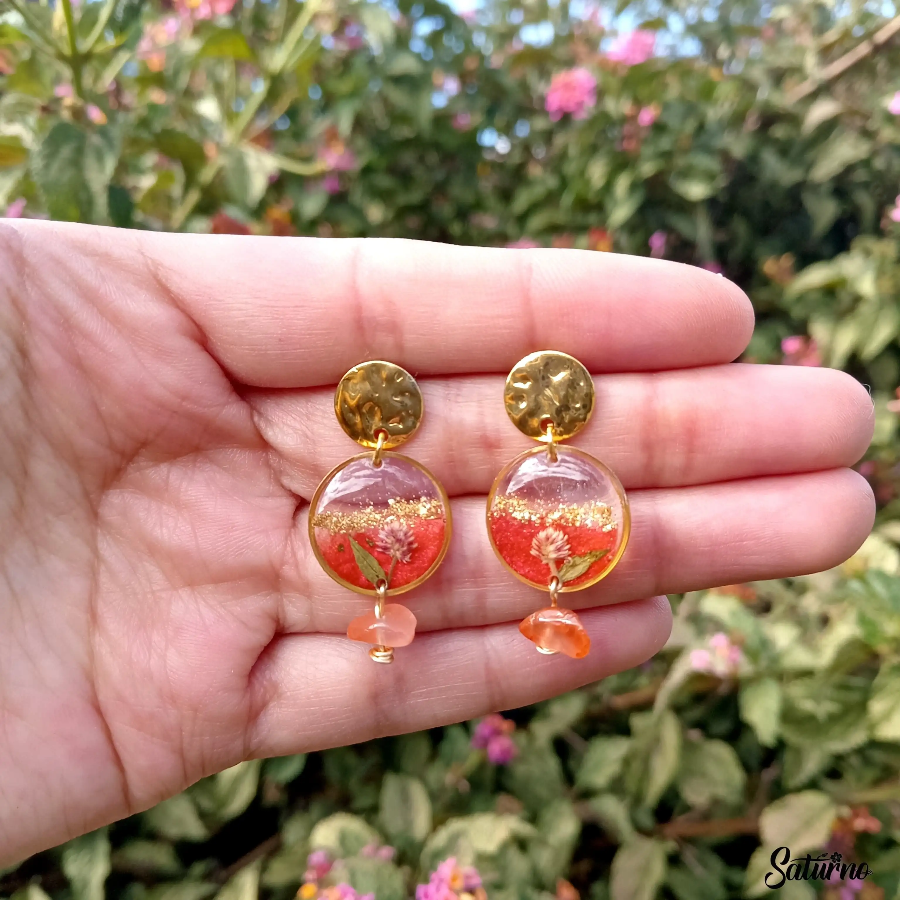 Aretes con flores y piedras naturales - Imagen 3