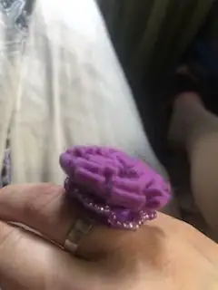Anillo rosa púrpura