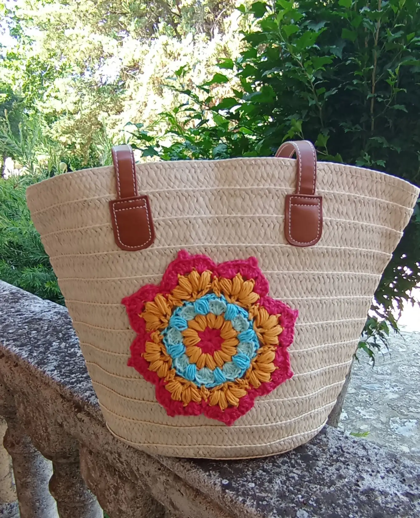 Capazo decorado con mandala