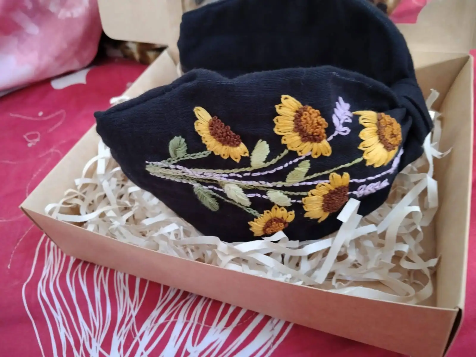Diadema bordada