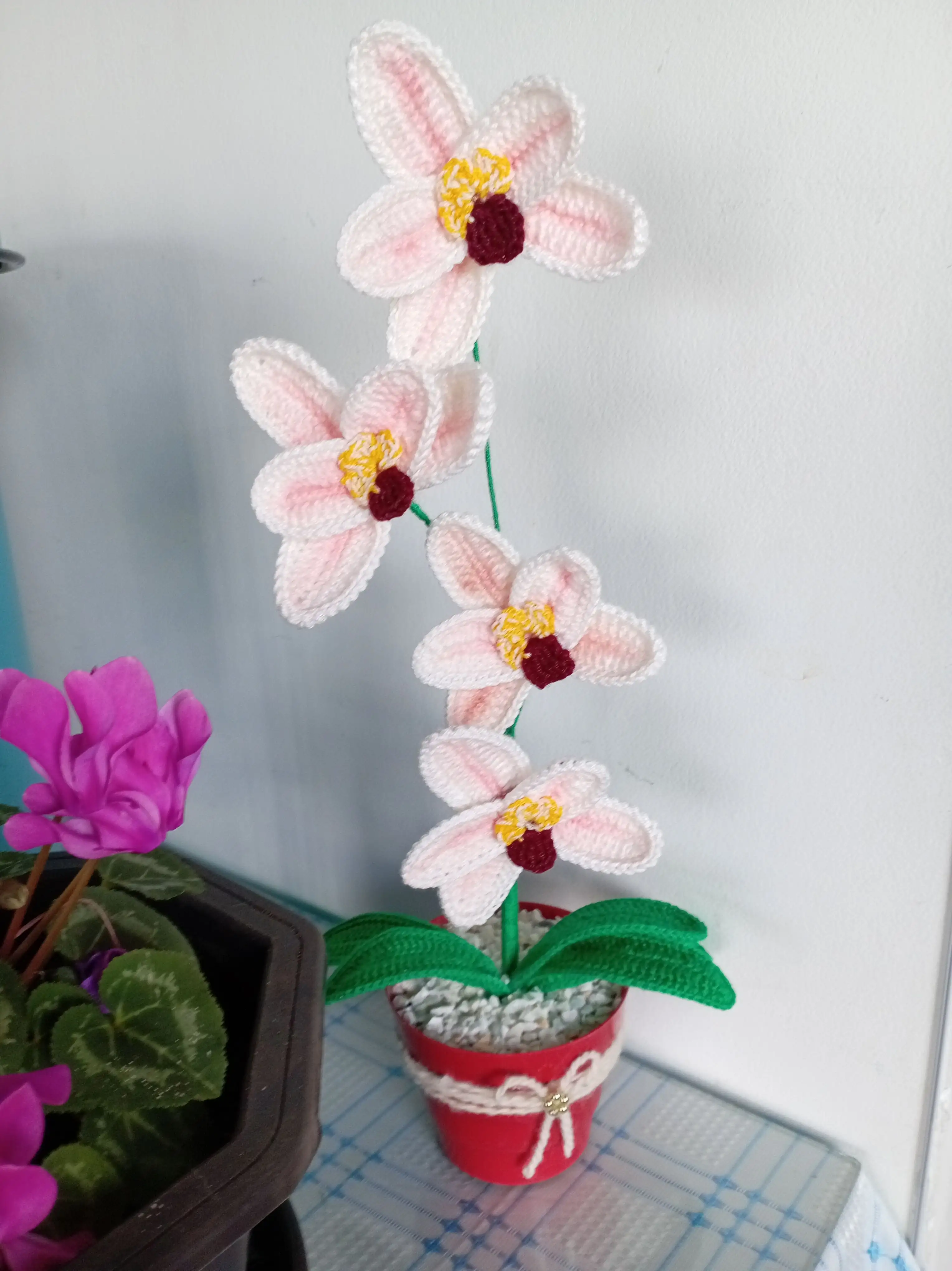 Orquídea tejida a mano