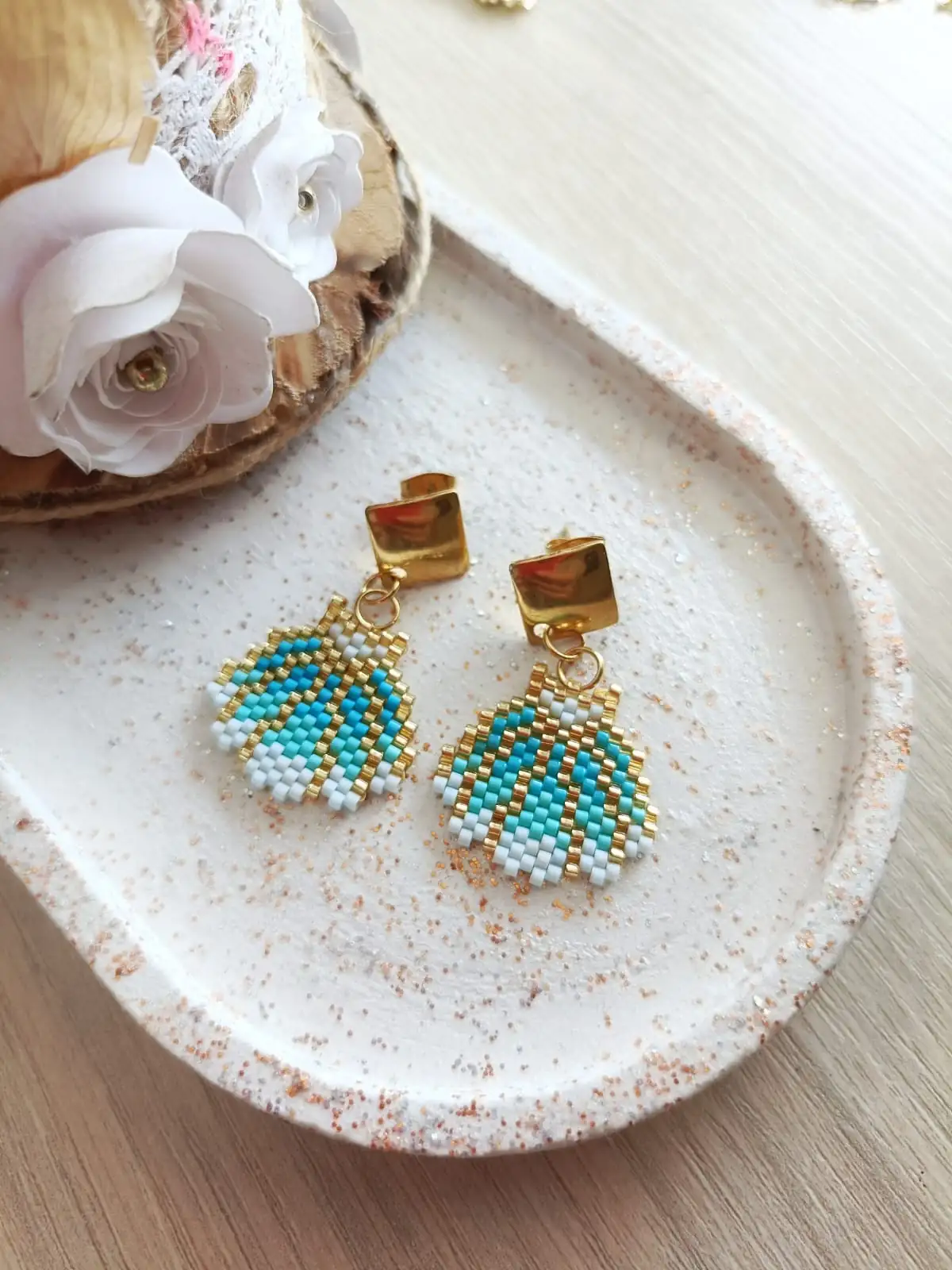 Aretes Miyuki concha de mar