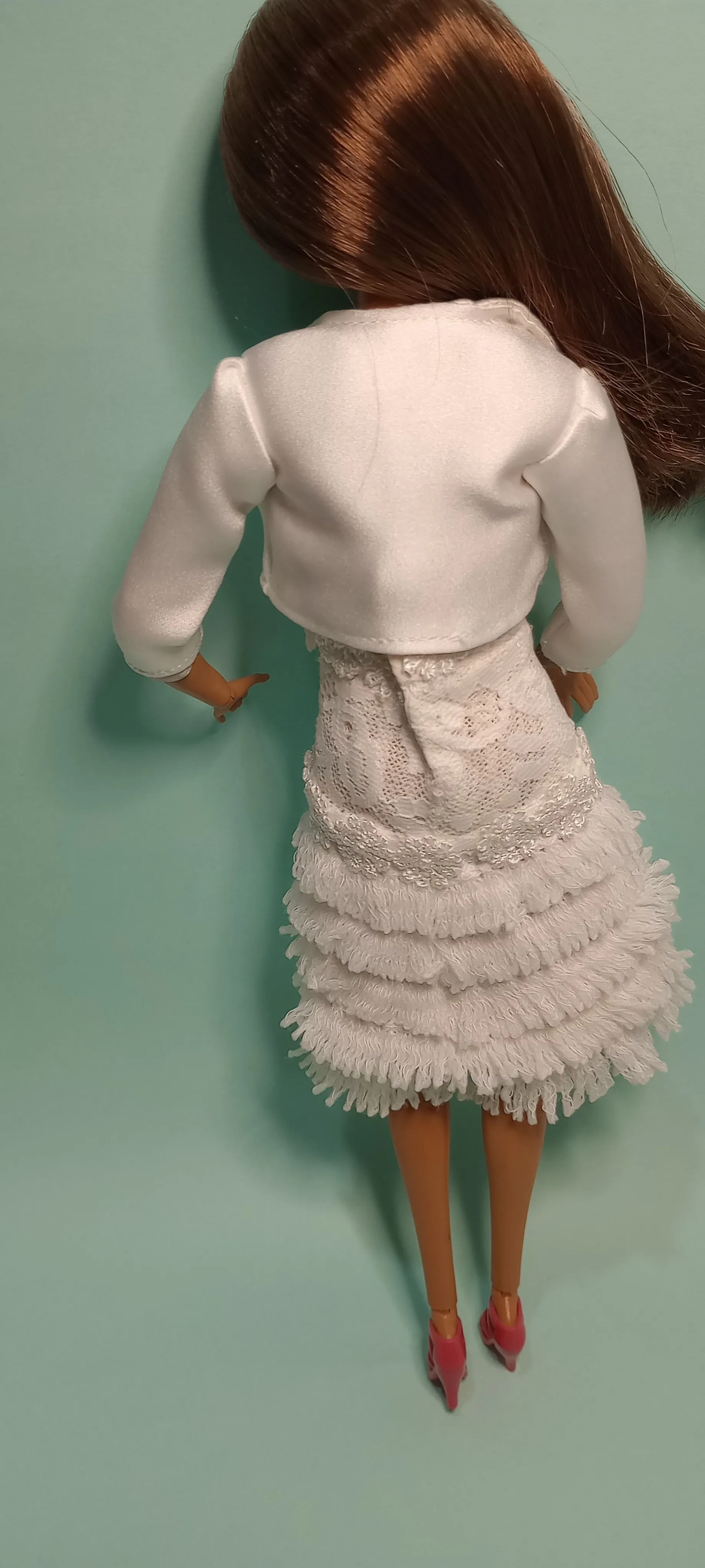 Vestido de novia artesanal para muñeca fashion de 12” - Imagen 3