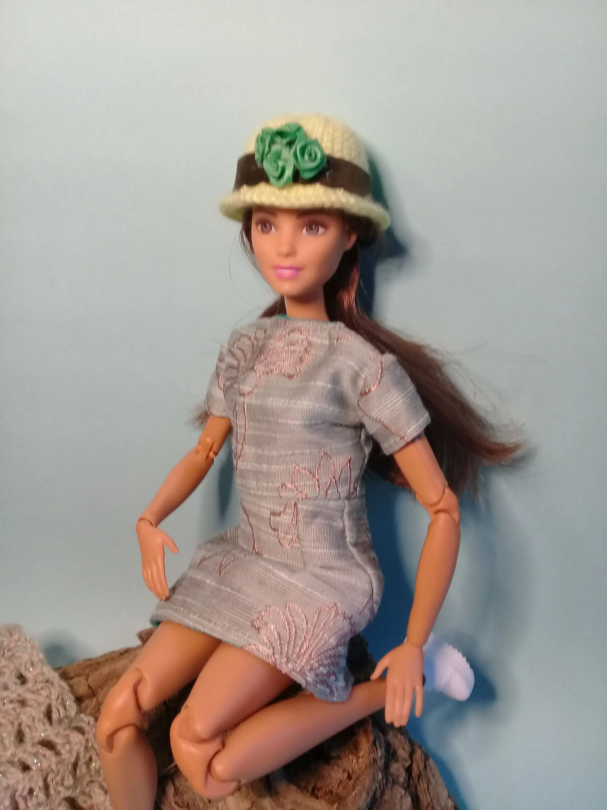 Conjunto exclusivo de vestido corto para muñeca OOAK - Imagen 2