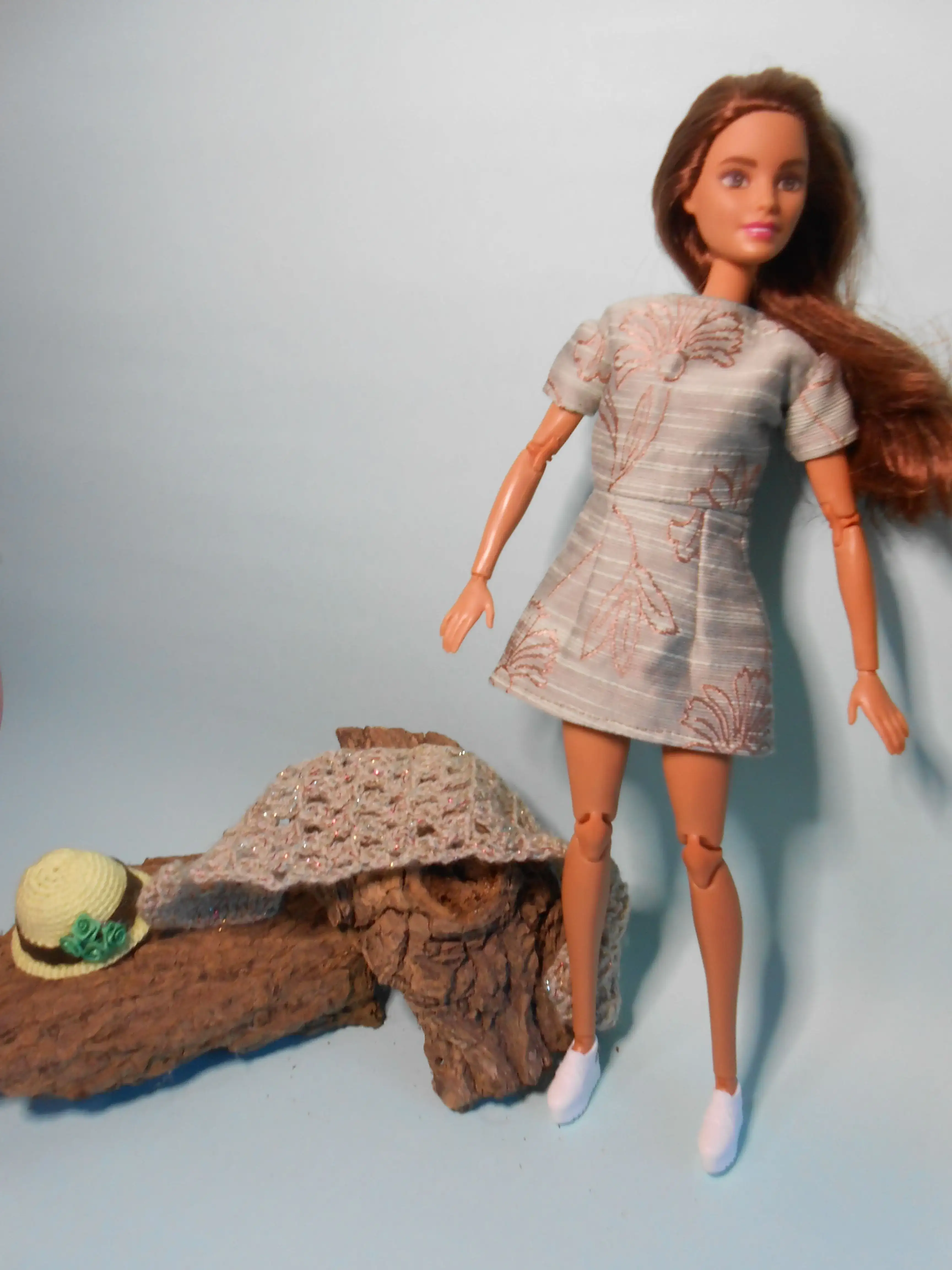 Conjunto exclusivo de vestido corto para muñeca OOAK - Imagen 5