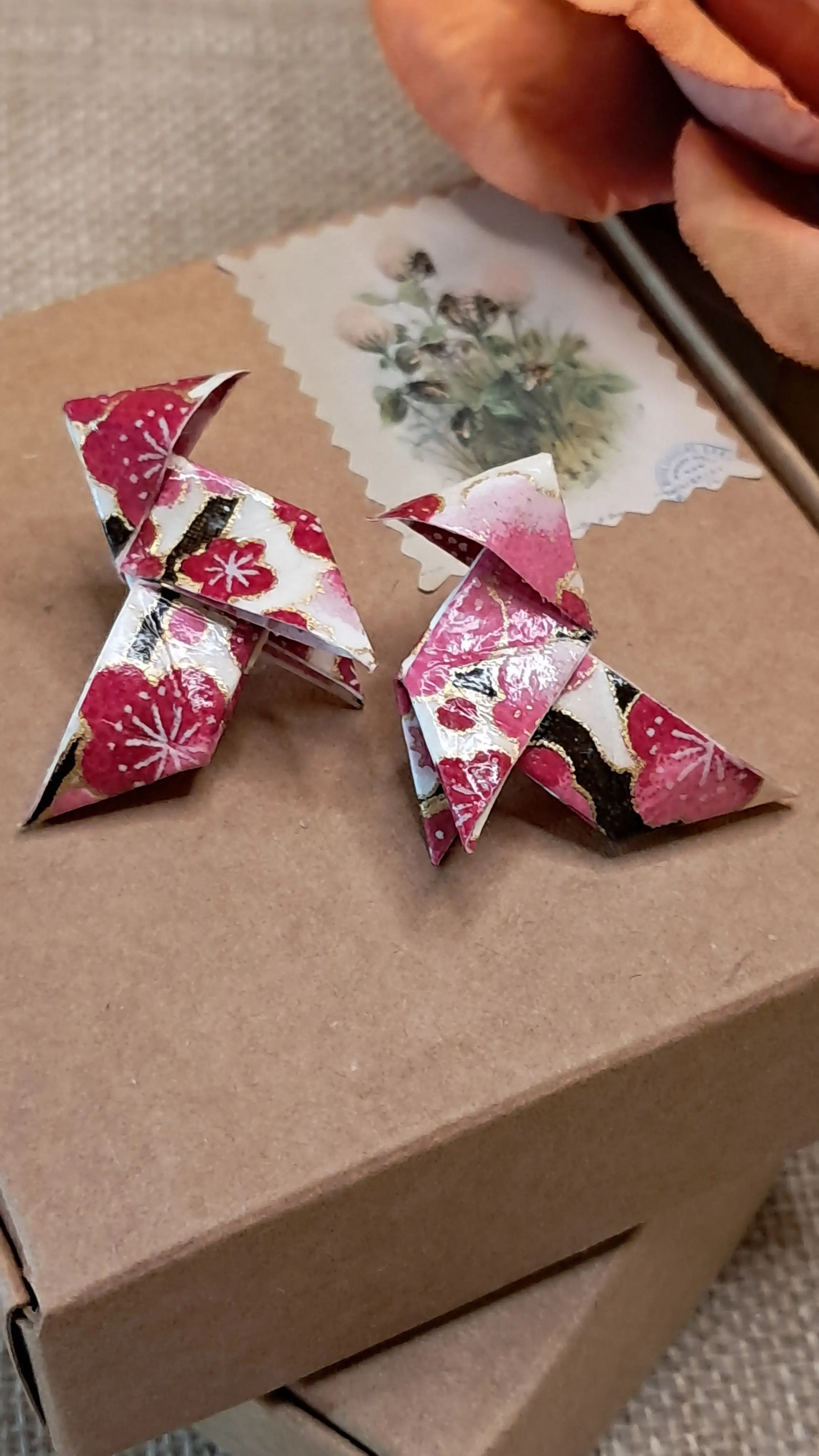 Pendientes de pajarita de origami - Imagen 2