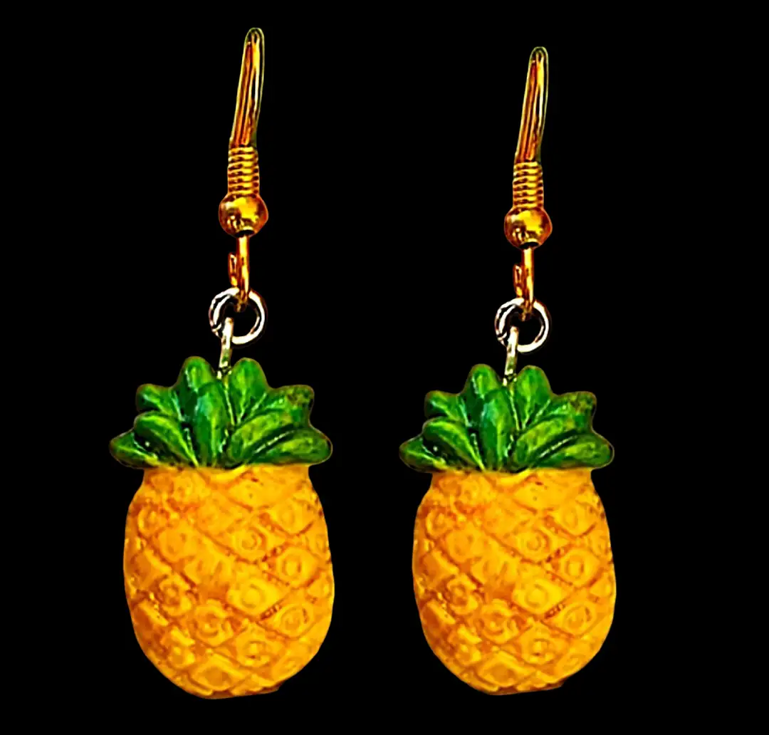 Aretes colgantes de piñas