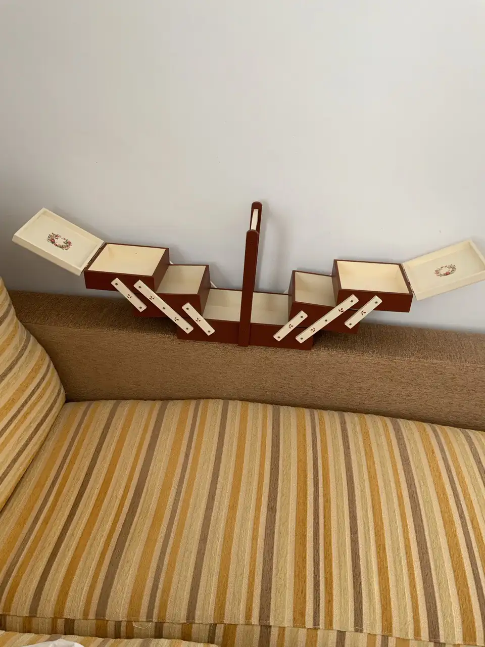 Costurero de madera - Imagen 5