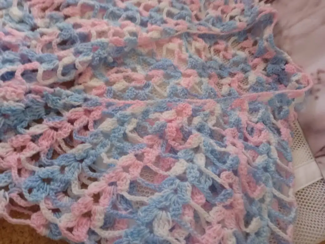 Chal tejido en crochet para dama - Imagen 5