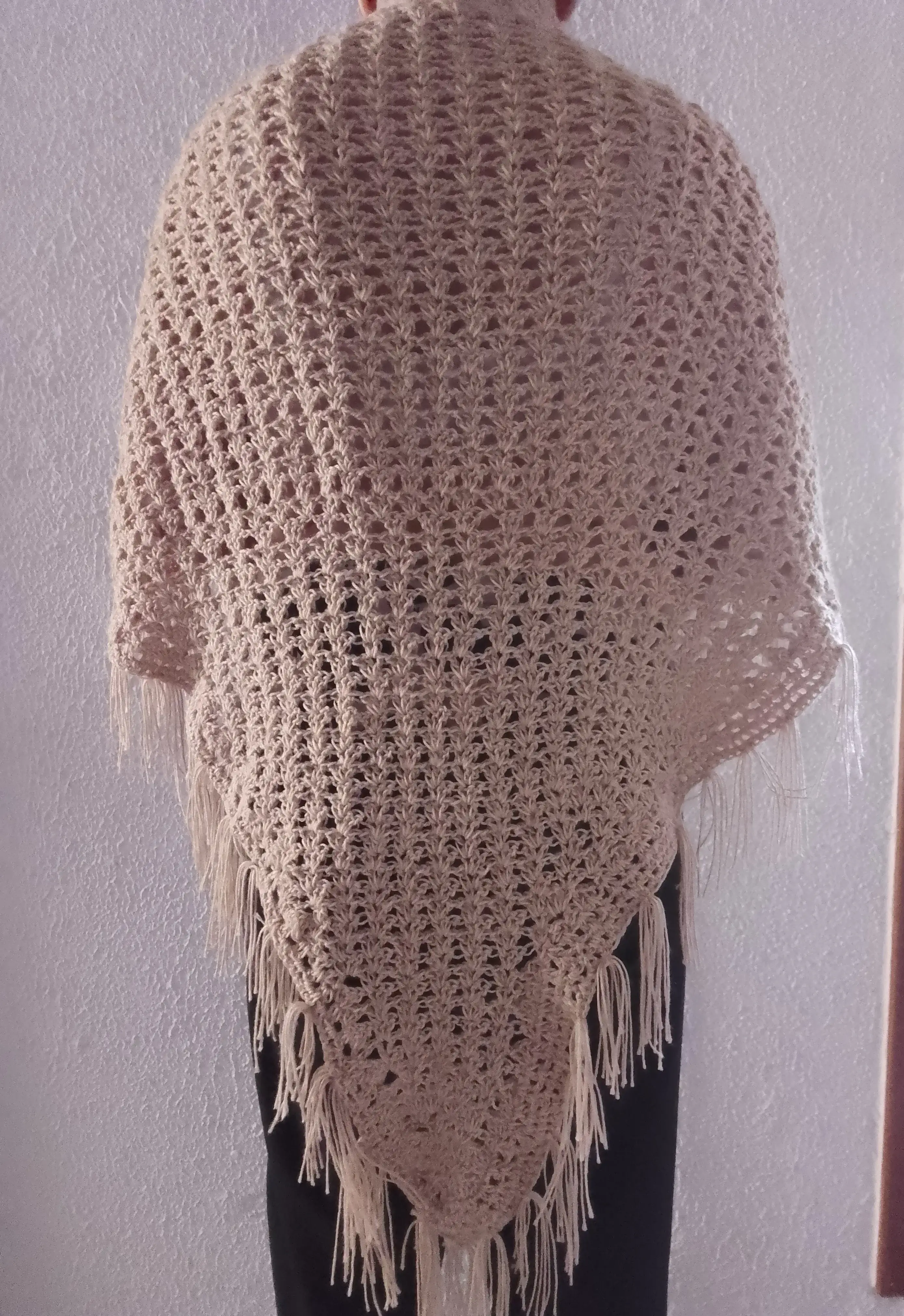 Chal tejido en crochet para dama - Imagen 4
