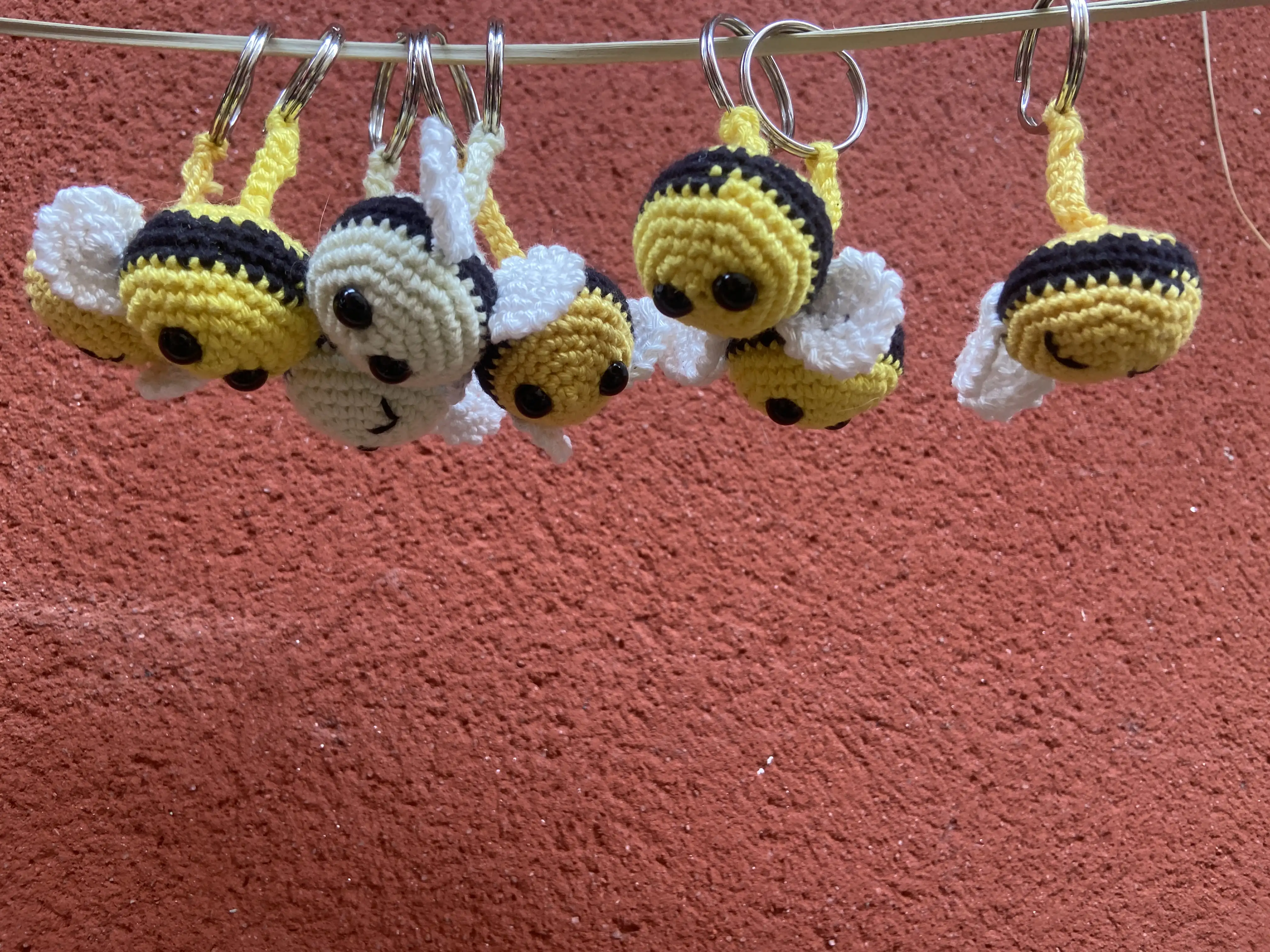 Llavero de abeja