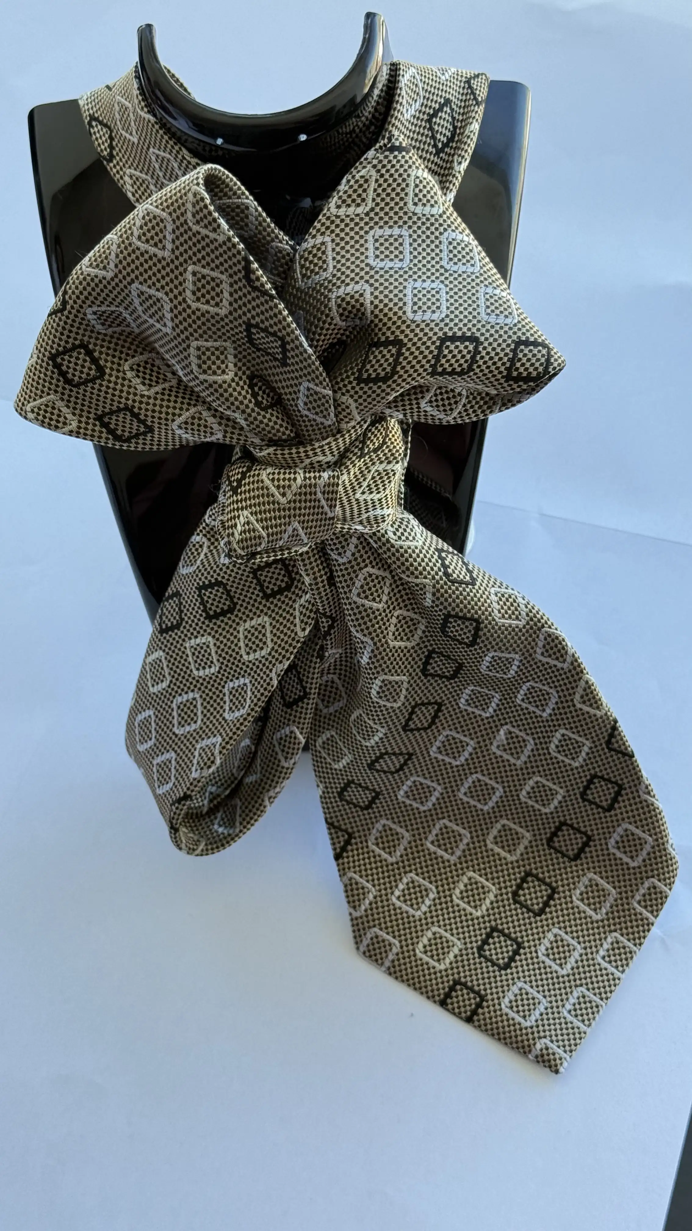 Corbata collar