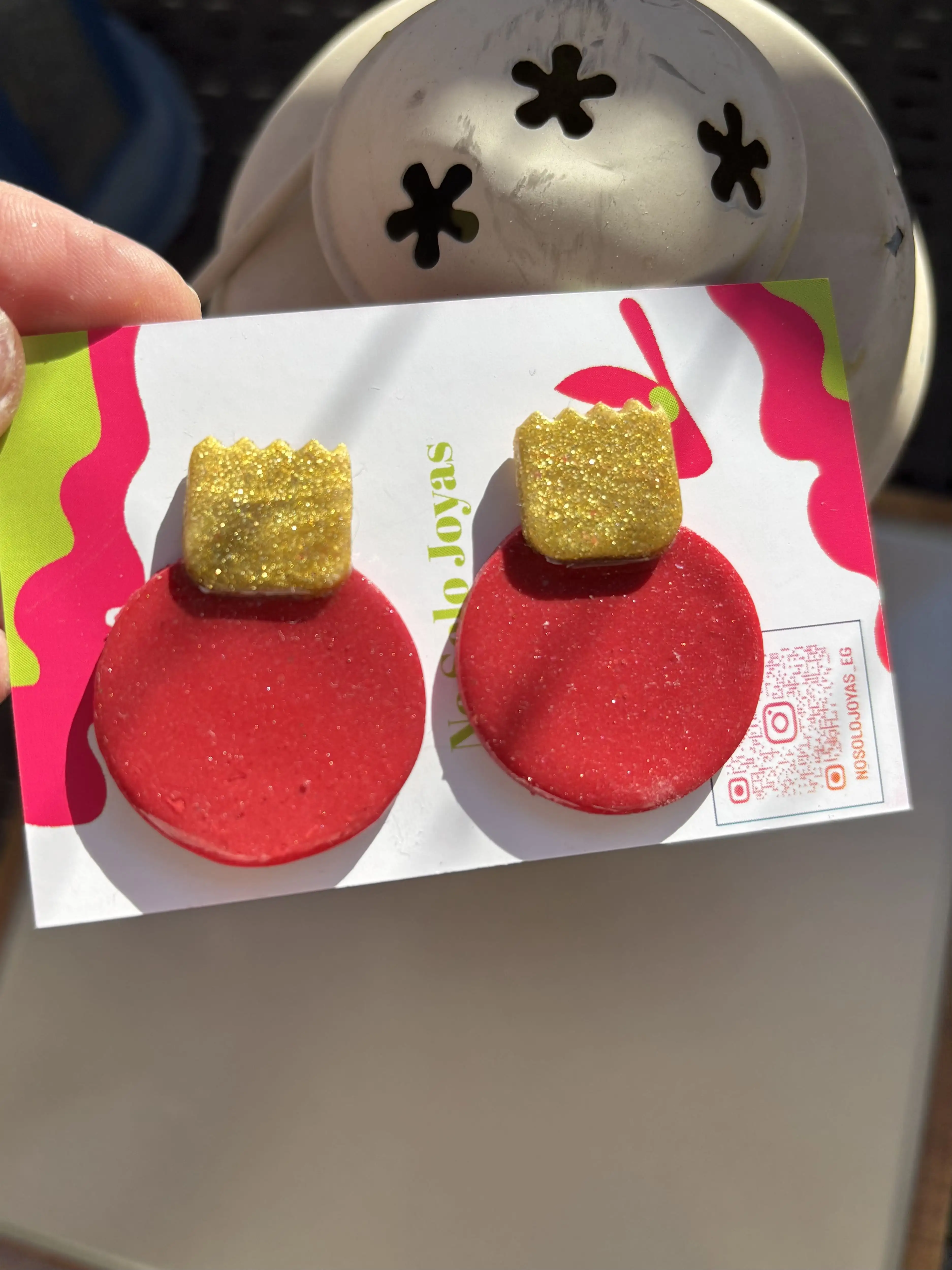 Pendientes bolas de navidad rojas y doradas