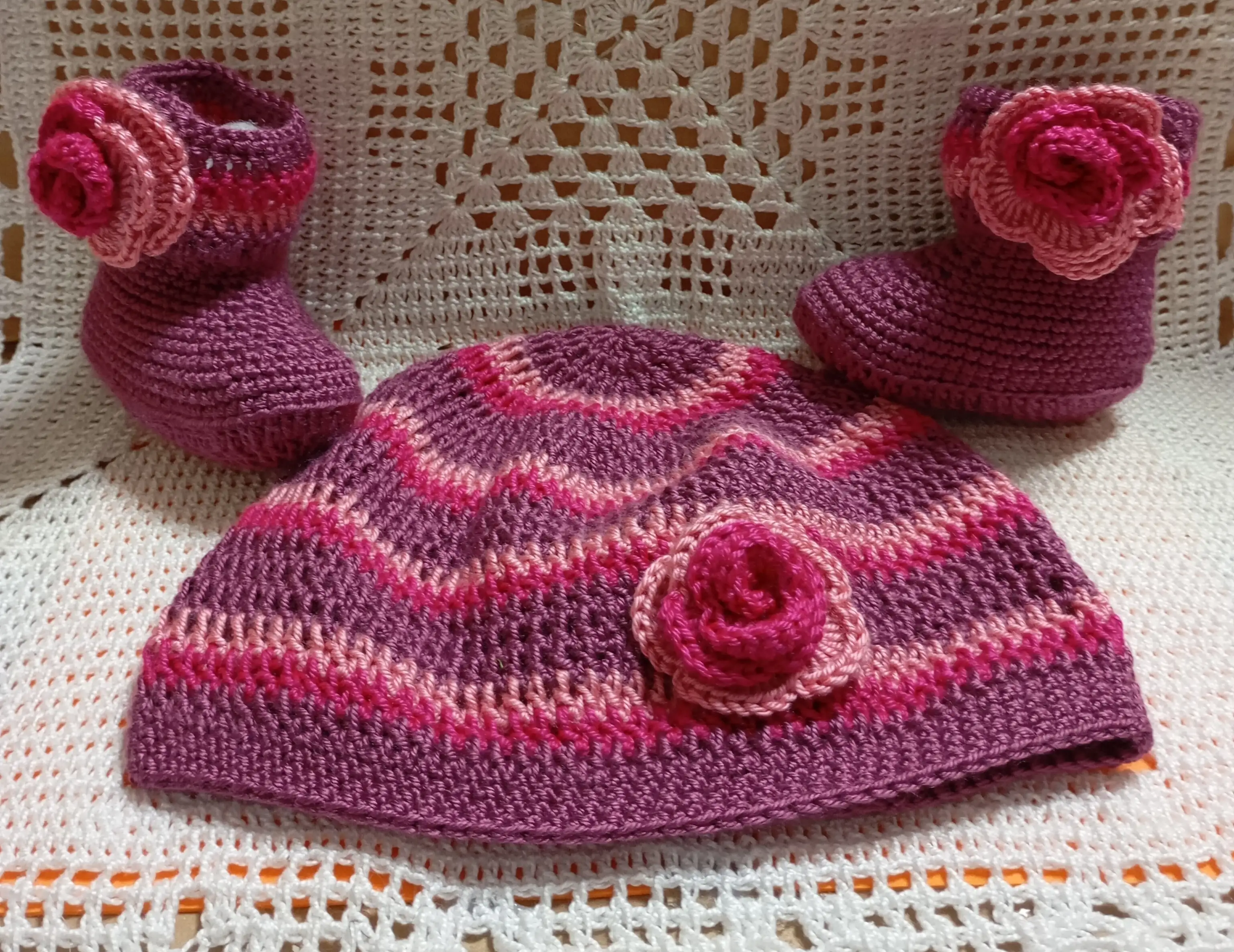 Conjunto de gorrito y botas