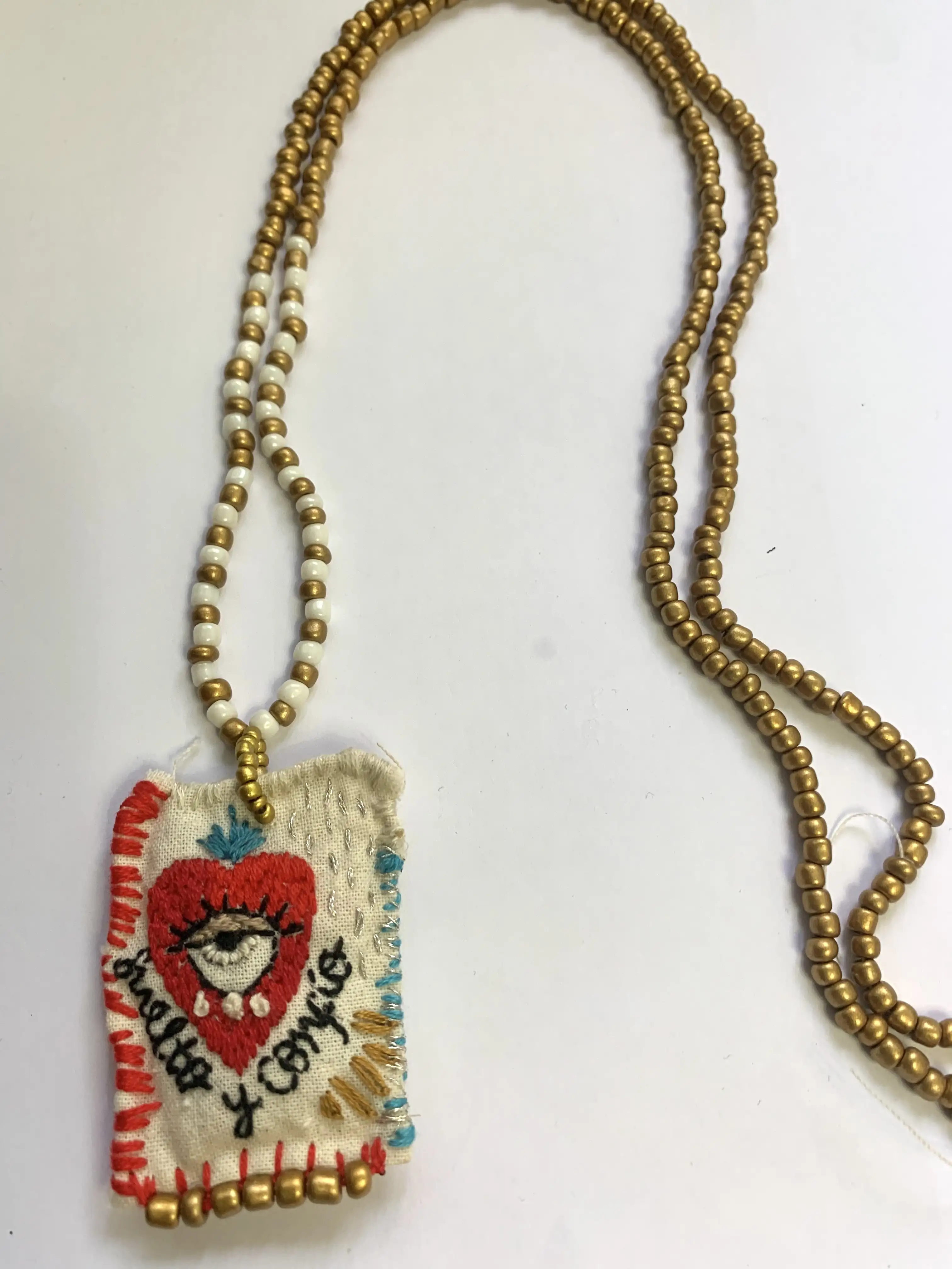 Collar bordado