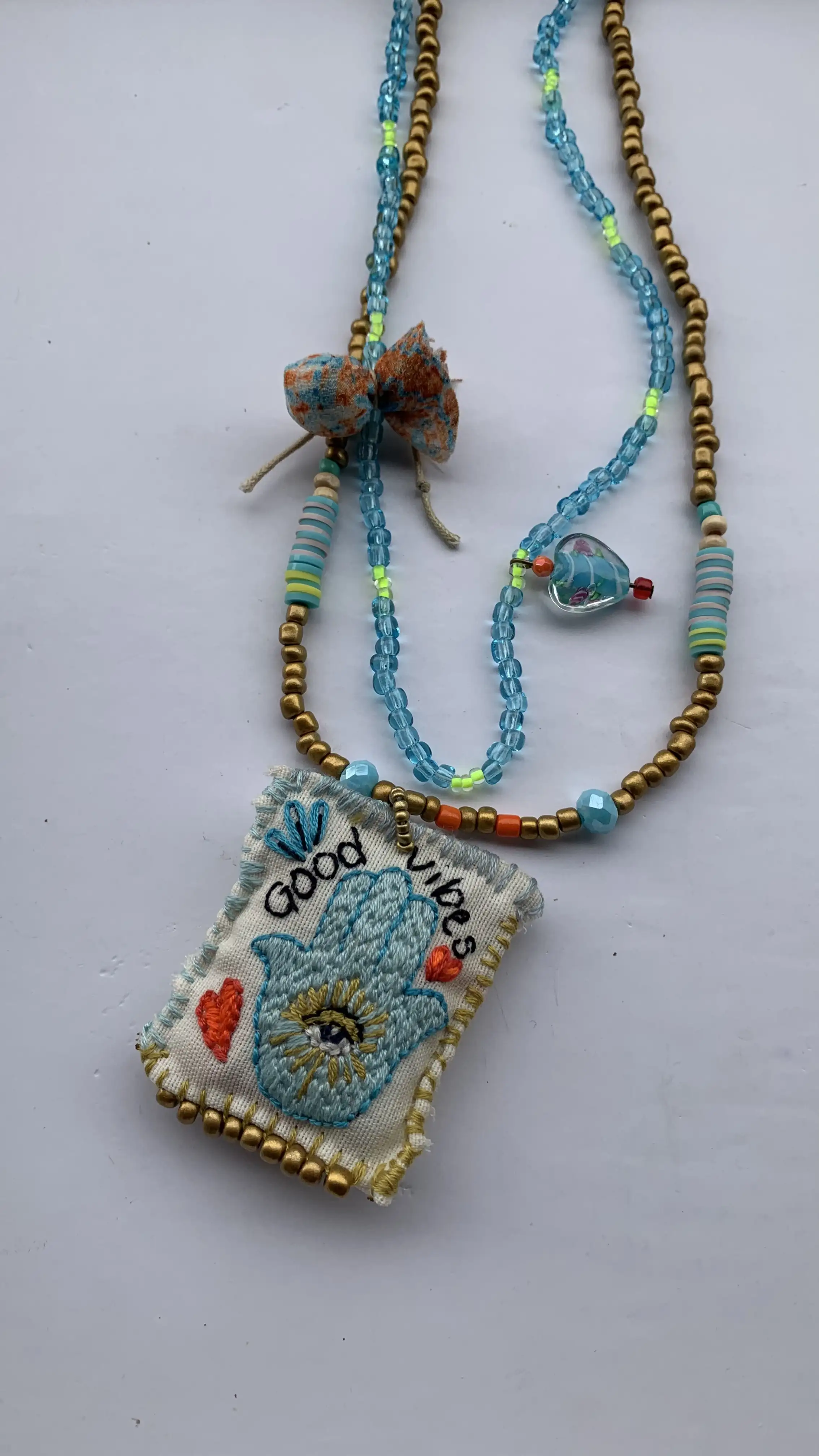 Collar bordado