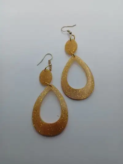Pendientes Lágrima Brillos de Oro