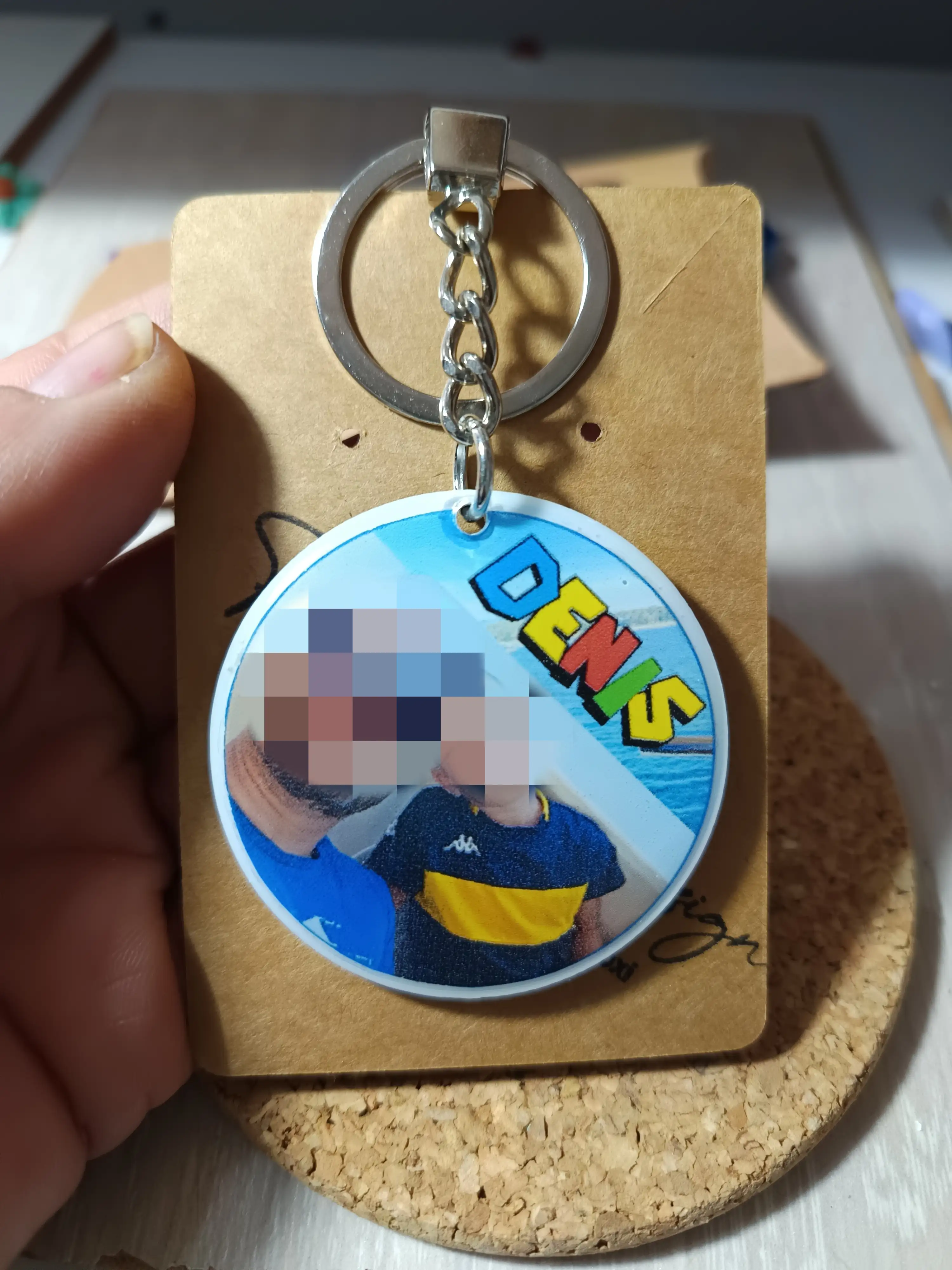 Llavero personalizado hecho a mano en resina