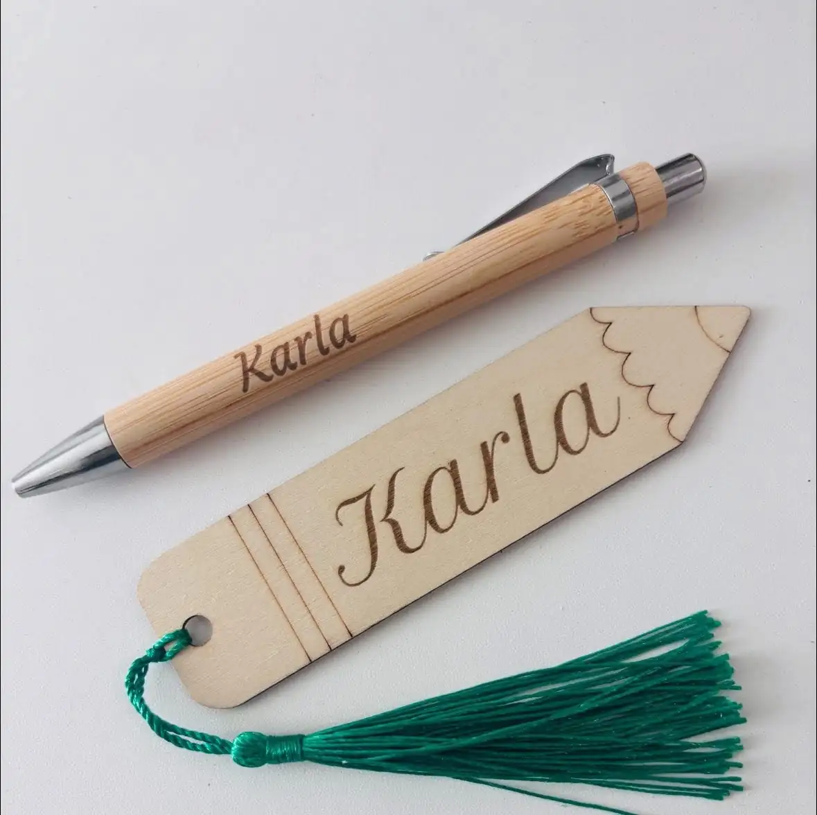 Bolígrafos de bambú personalizados