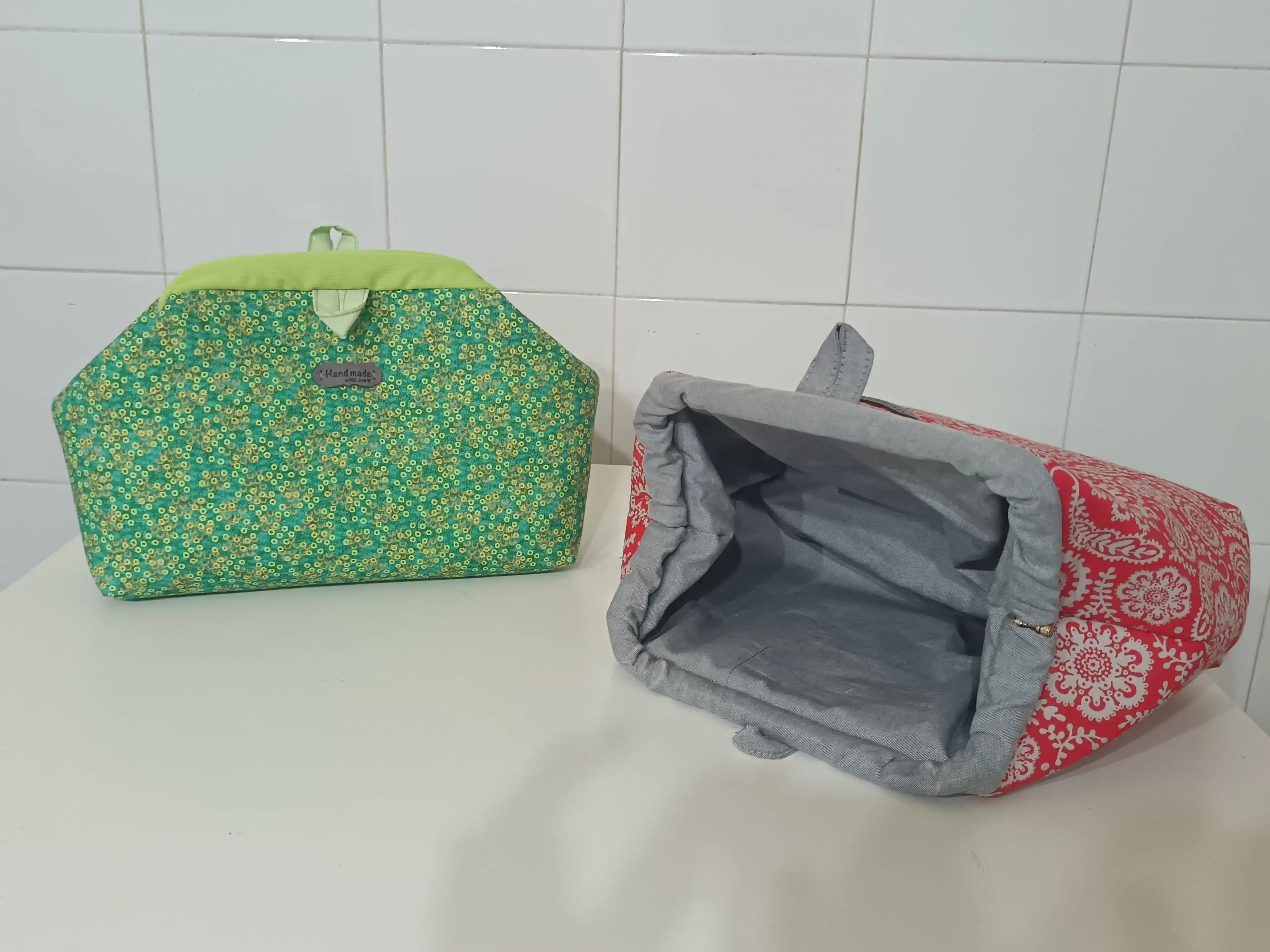 Bolsos con cierre boca de lobo