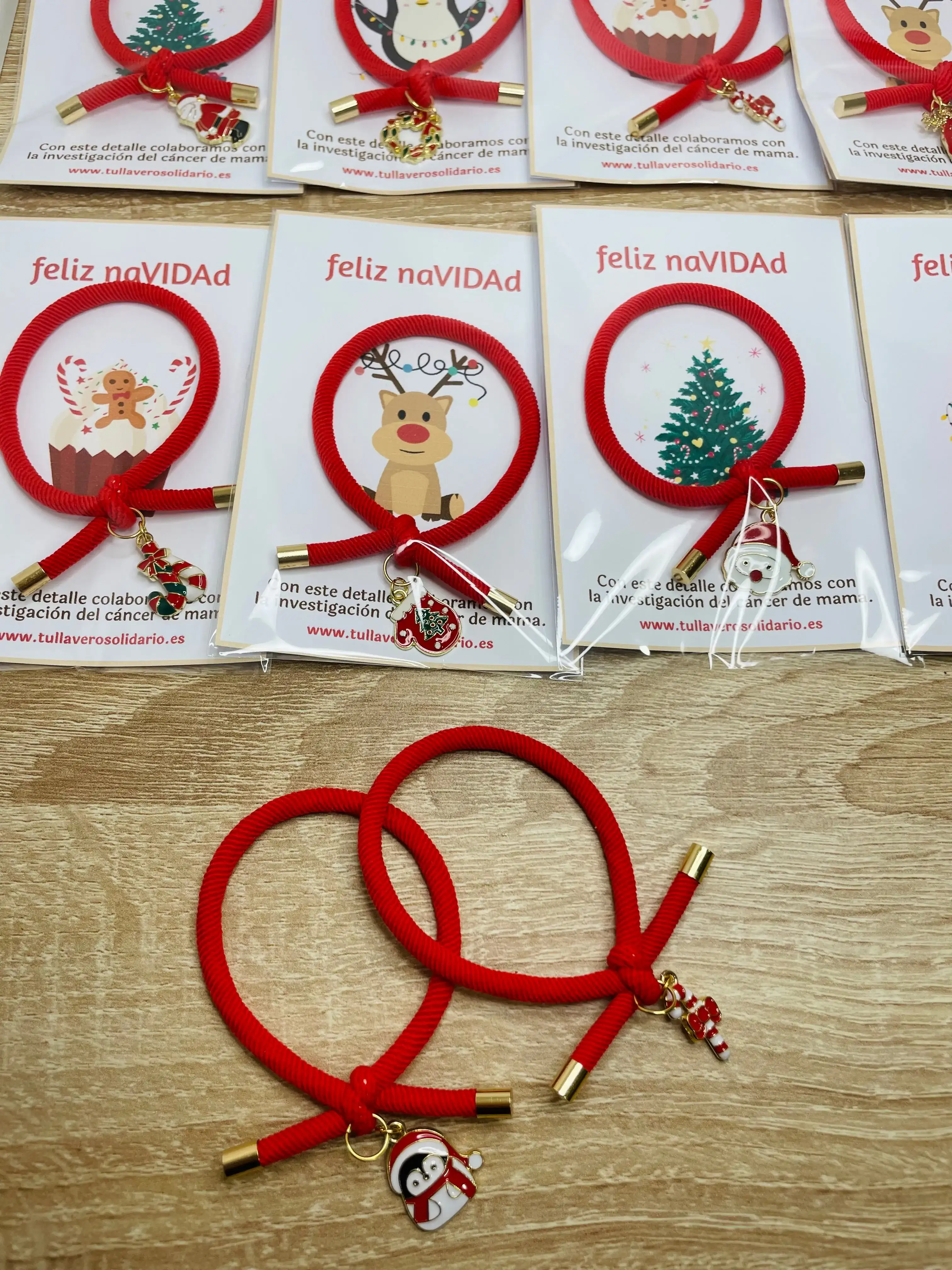 Pulsera navideña solidaria 