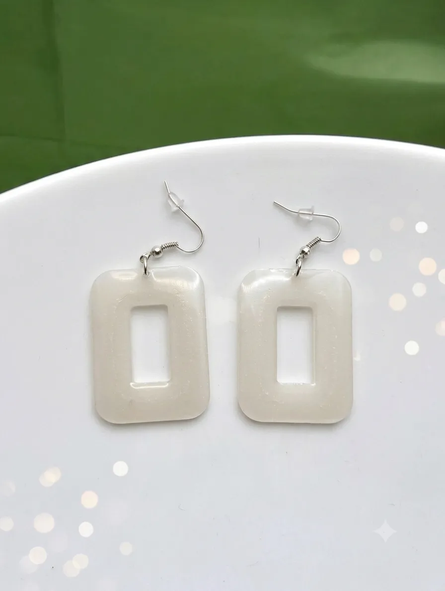 Pendientes geométricos blancos - Imagen 2