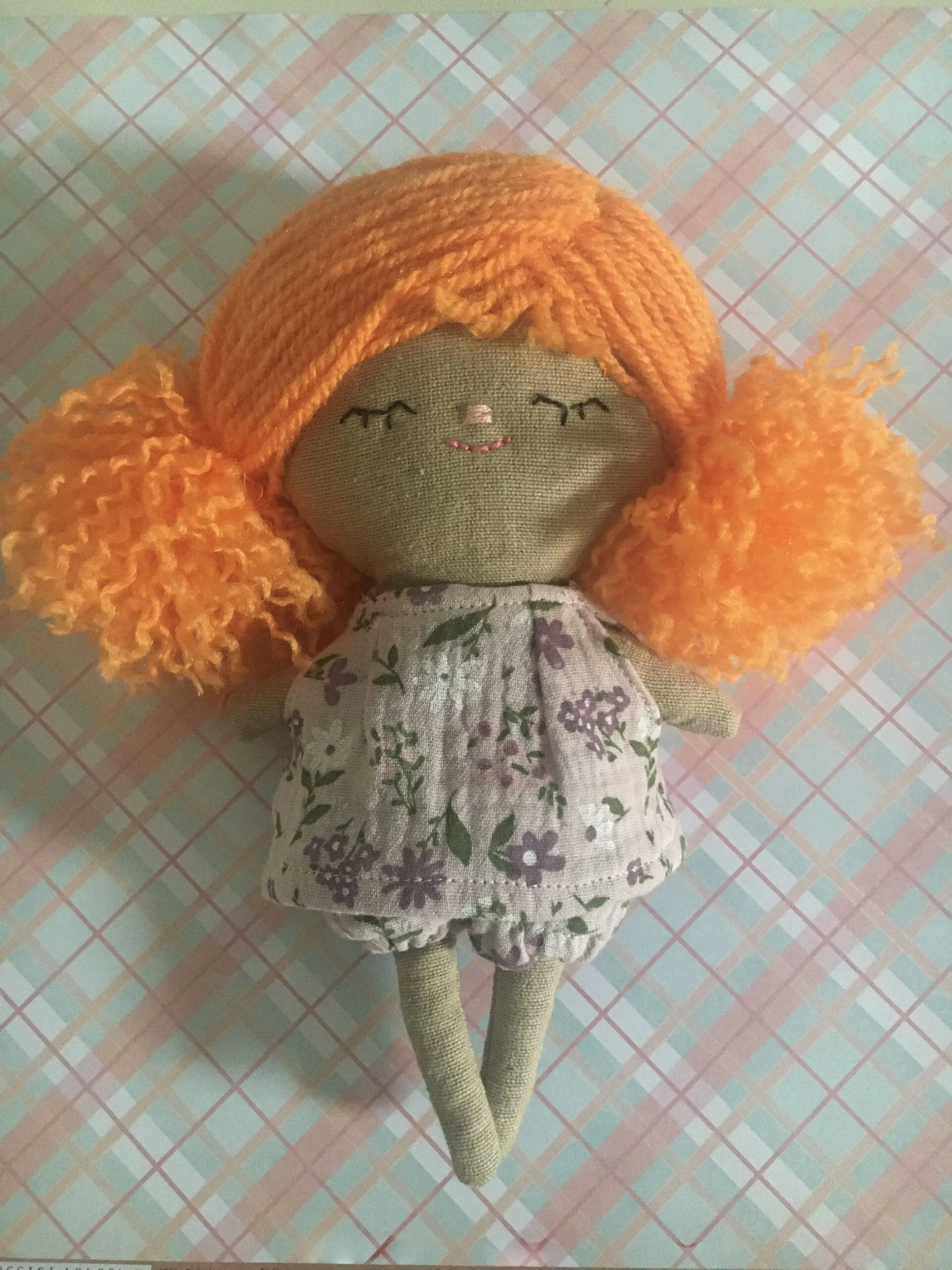 Cuca muñeca de tela hecha a mano - Imagen 2