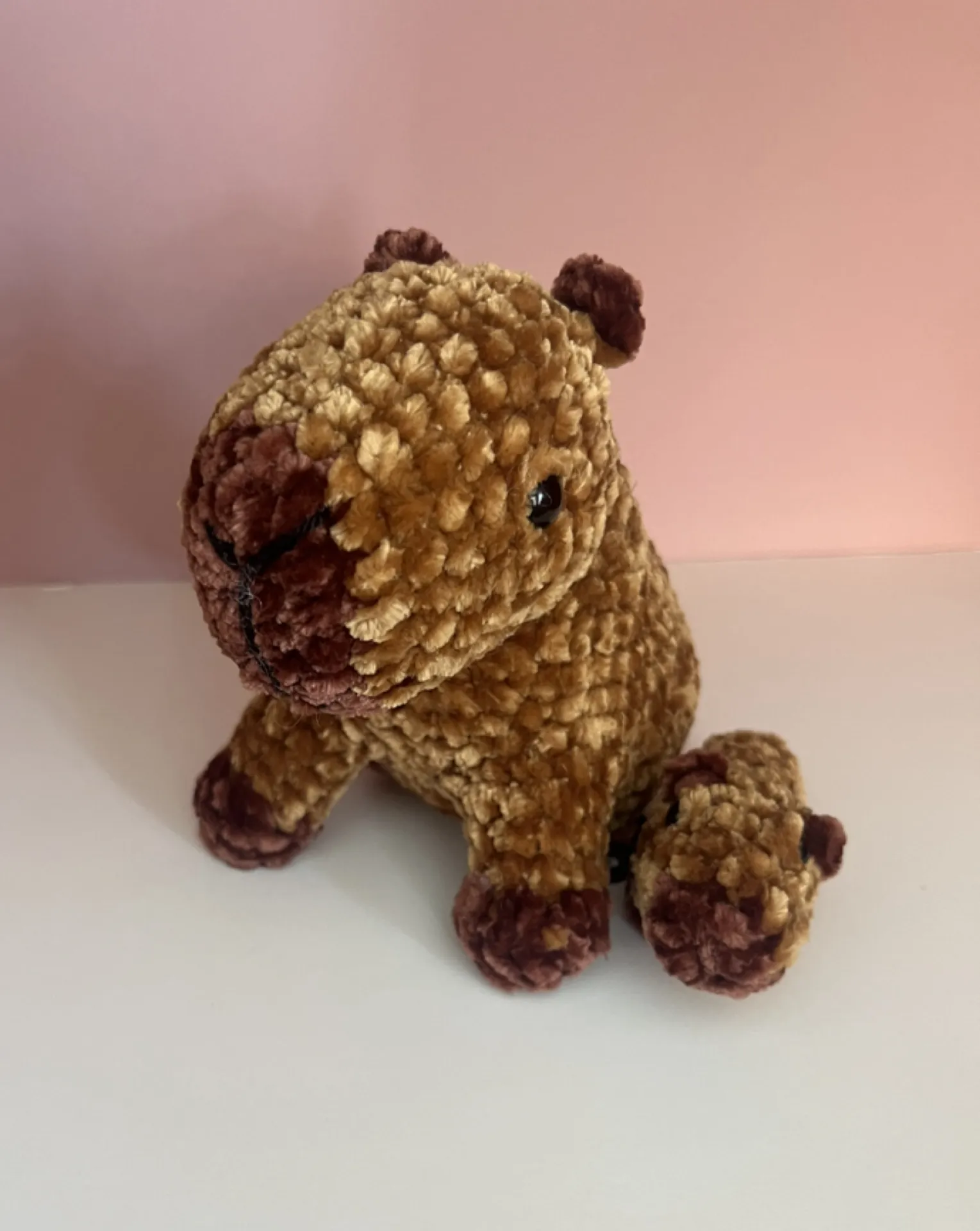 Capibara/Carpincho con su cría, amigurumi. - Imagen 3