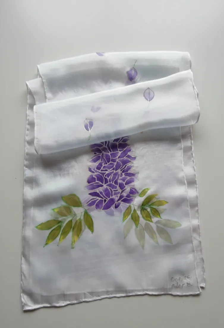 Fular de Seda "Fachada Bridgerton" – Pintado a Mano con Glicinias - Imagen 2