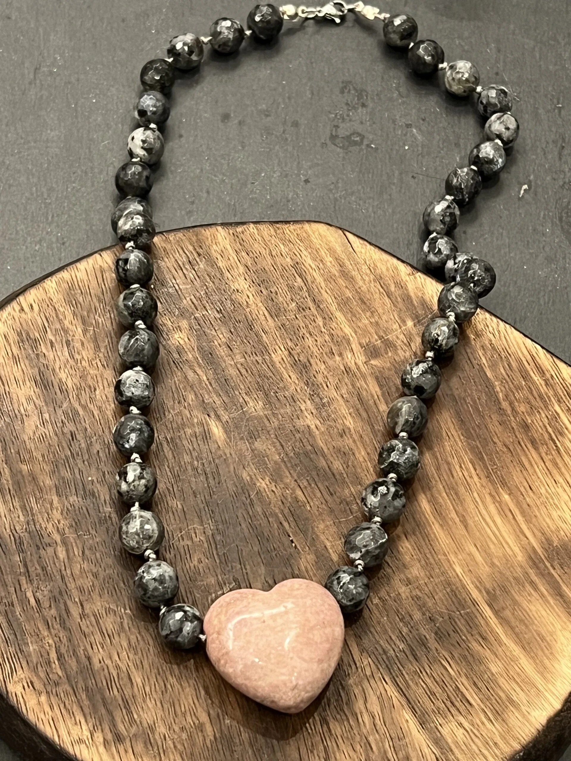 Collar con colgante de corazón - Imagen 2