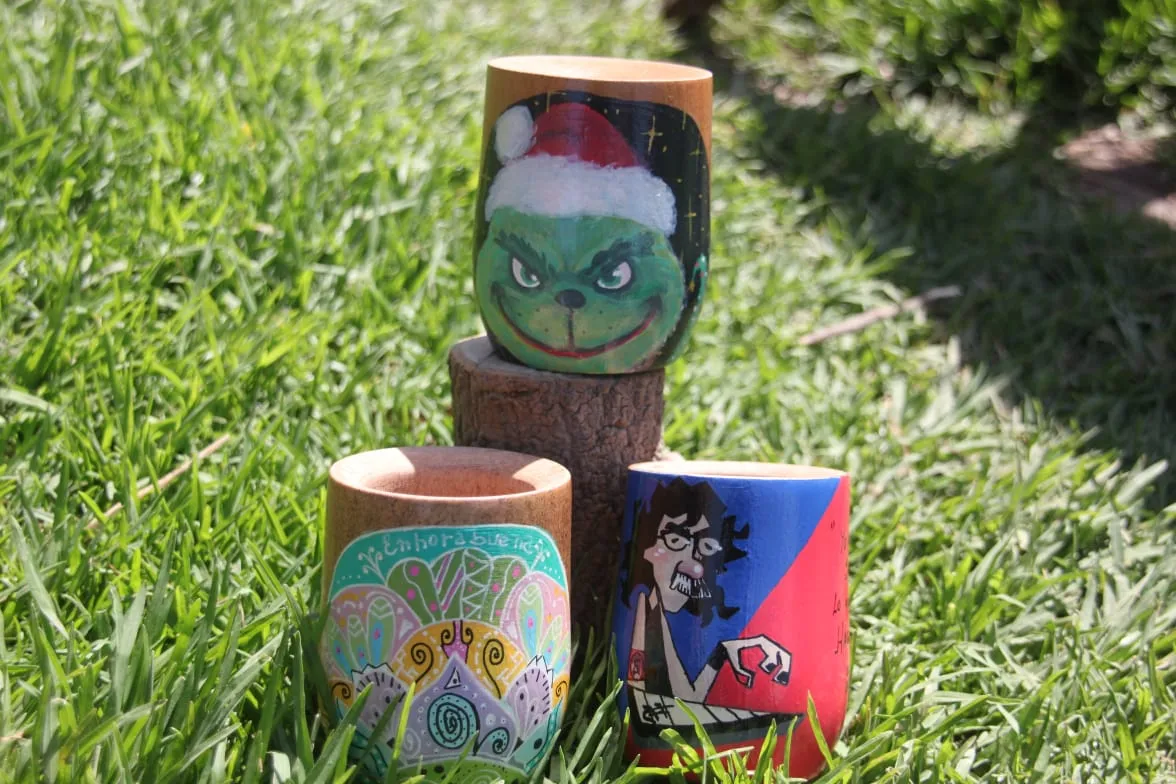 Mates de madera pintados a mano 
